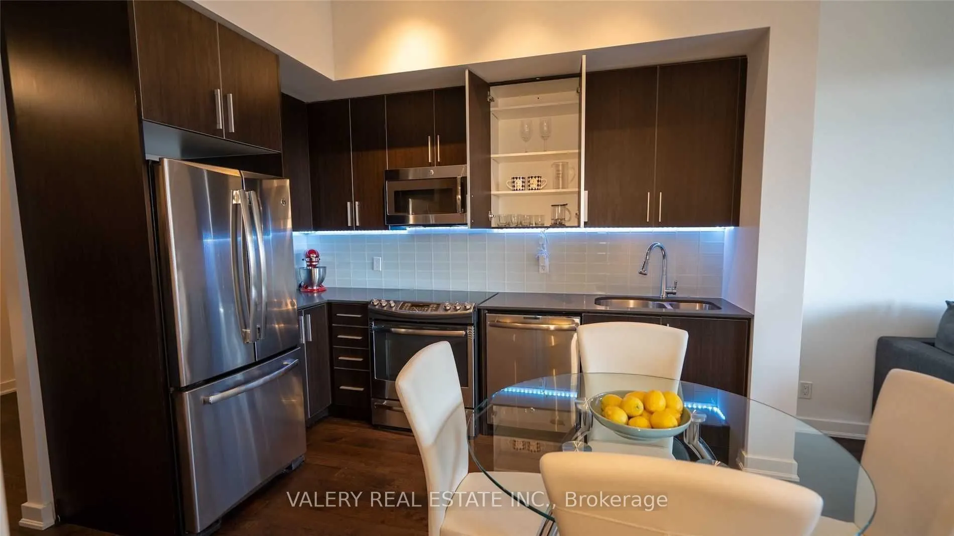 2220 Lake Shore Boulevard W #713