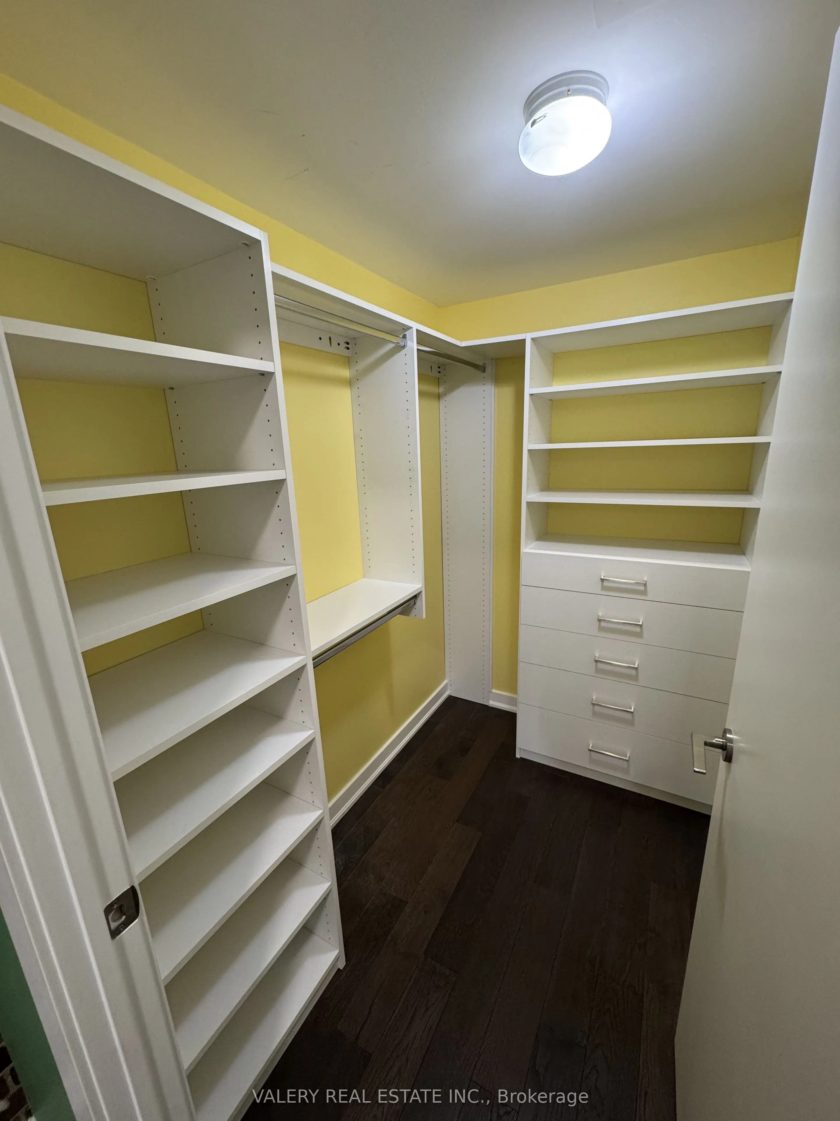 2220 Lake Shore Boulevard W #713