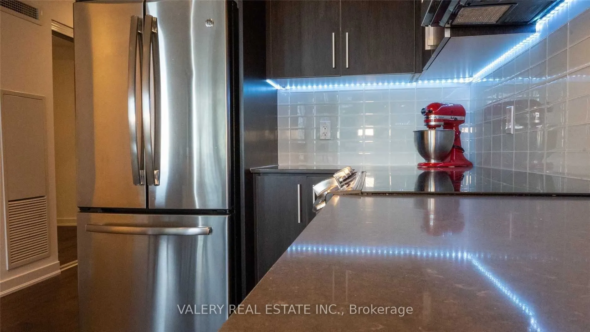 2220 Lake Shore Boulevard W #713