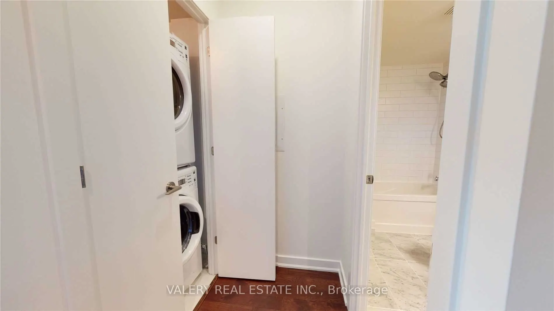 2220 Lake Shore Boulevard W #713