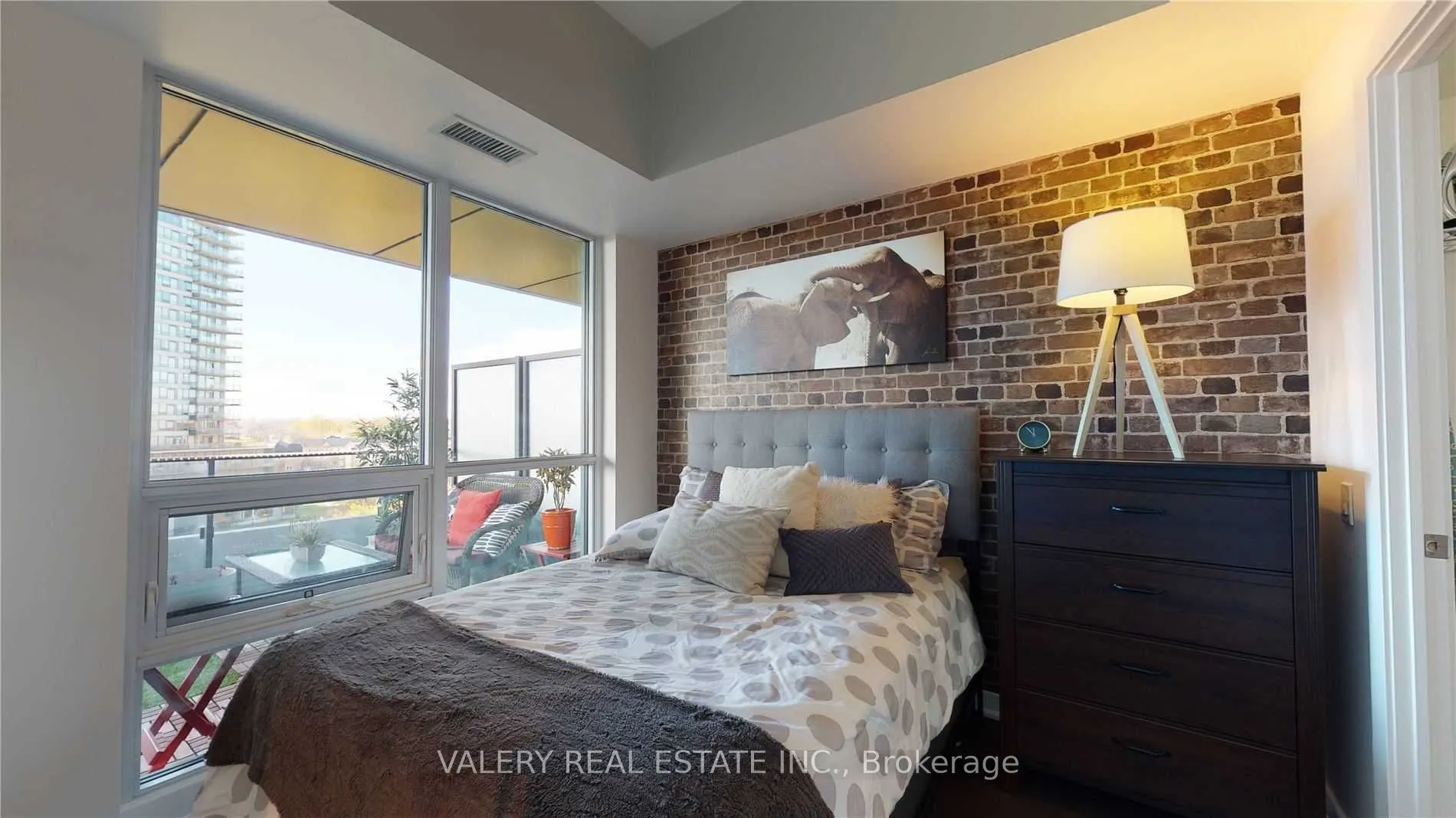 2220 Lake Shore Boulevard W #713