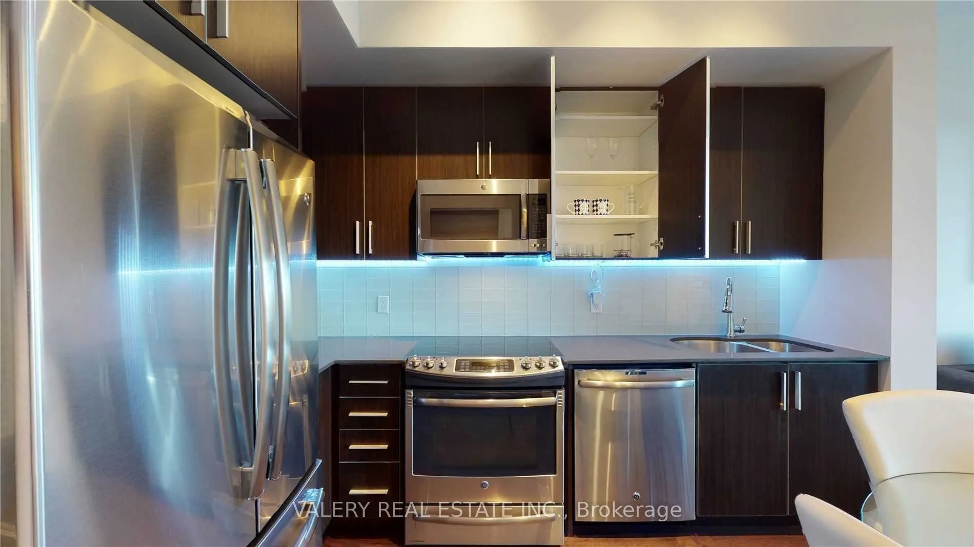 2220 Lake Shore Boulevard W #713