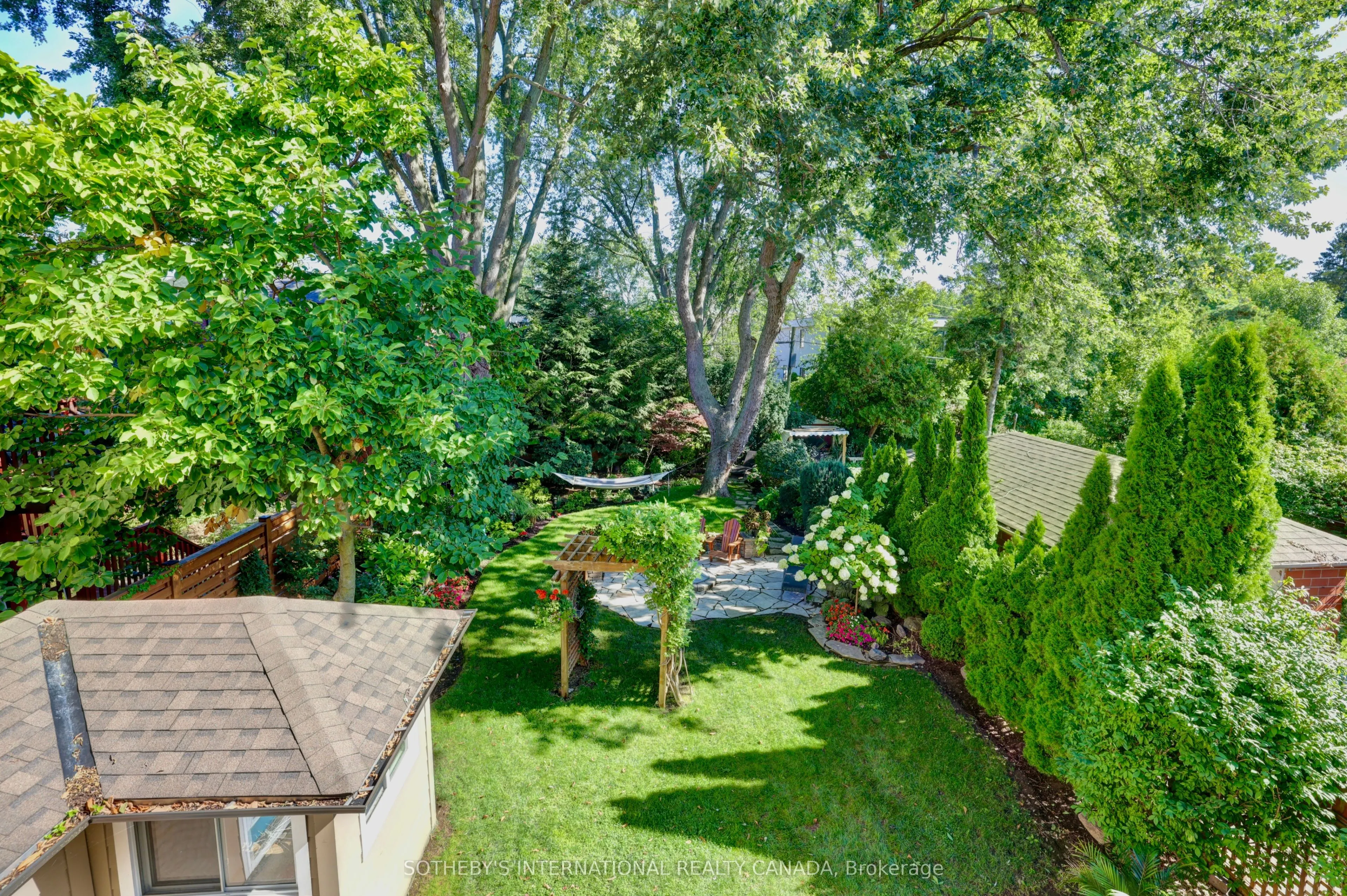 31 Maple Avenue N