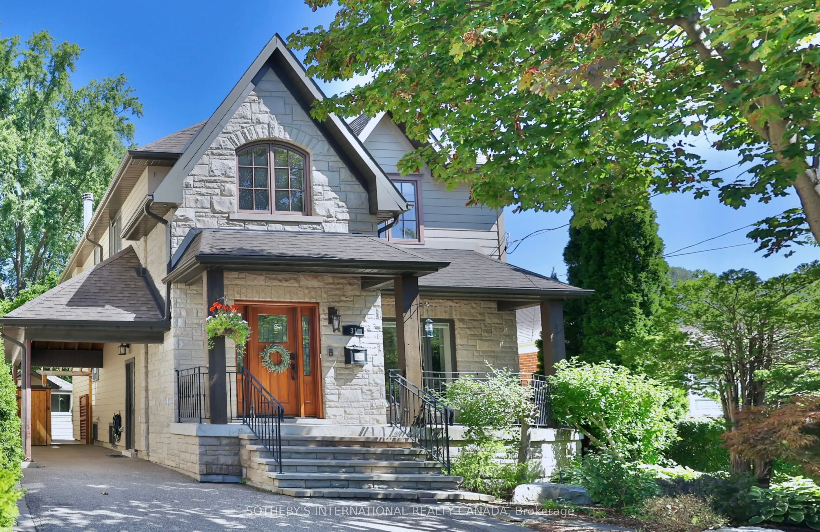31 Maple Avenue N
