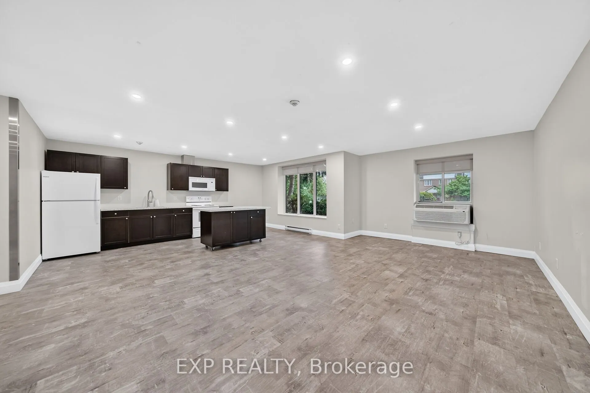 6720 Glen Erin Drive #404