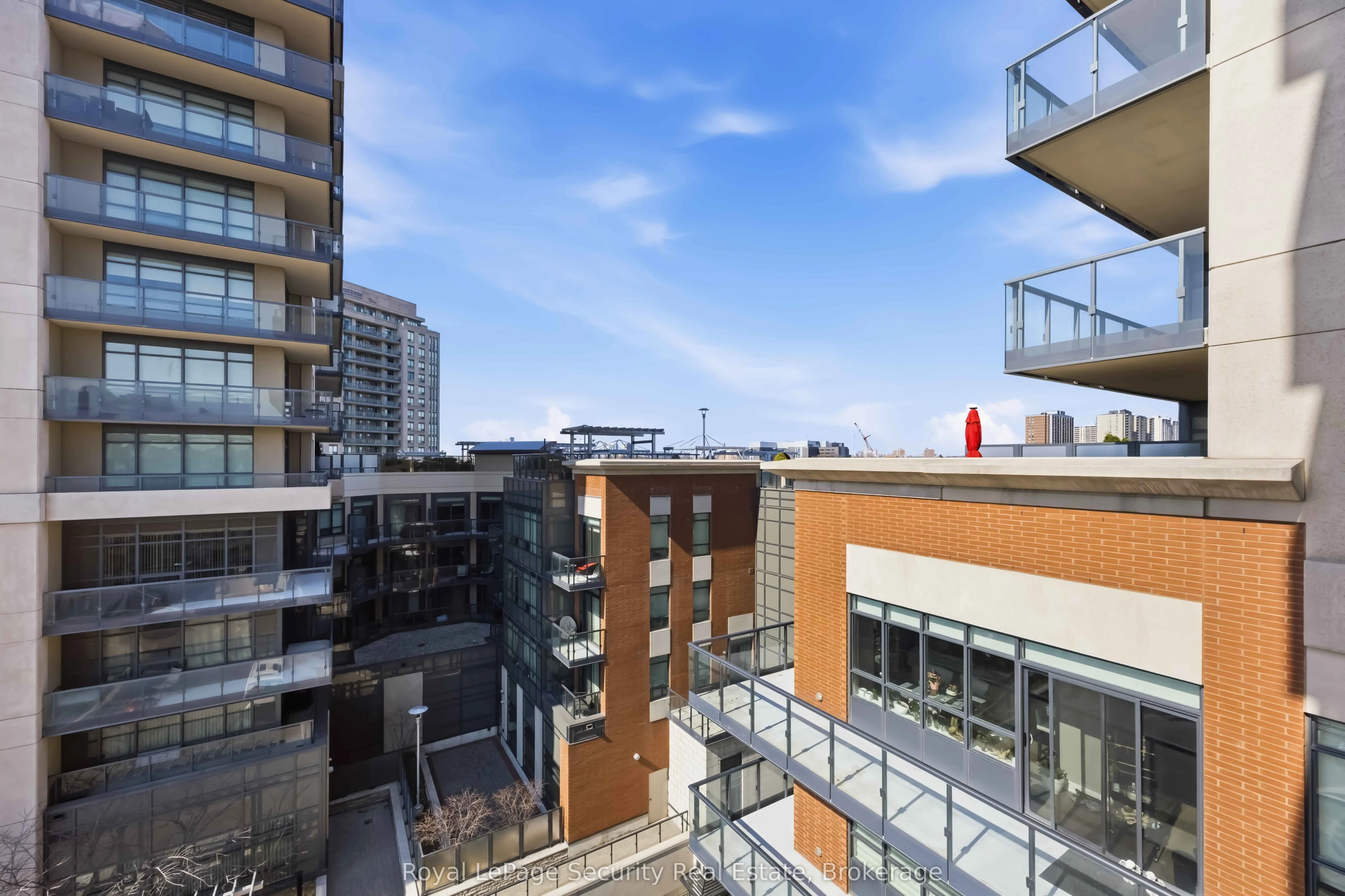 35 Fontenay Court #602