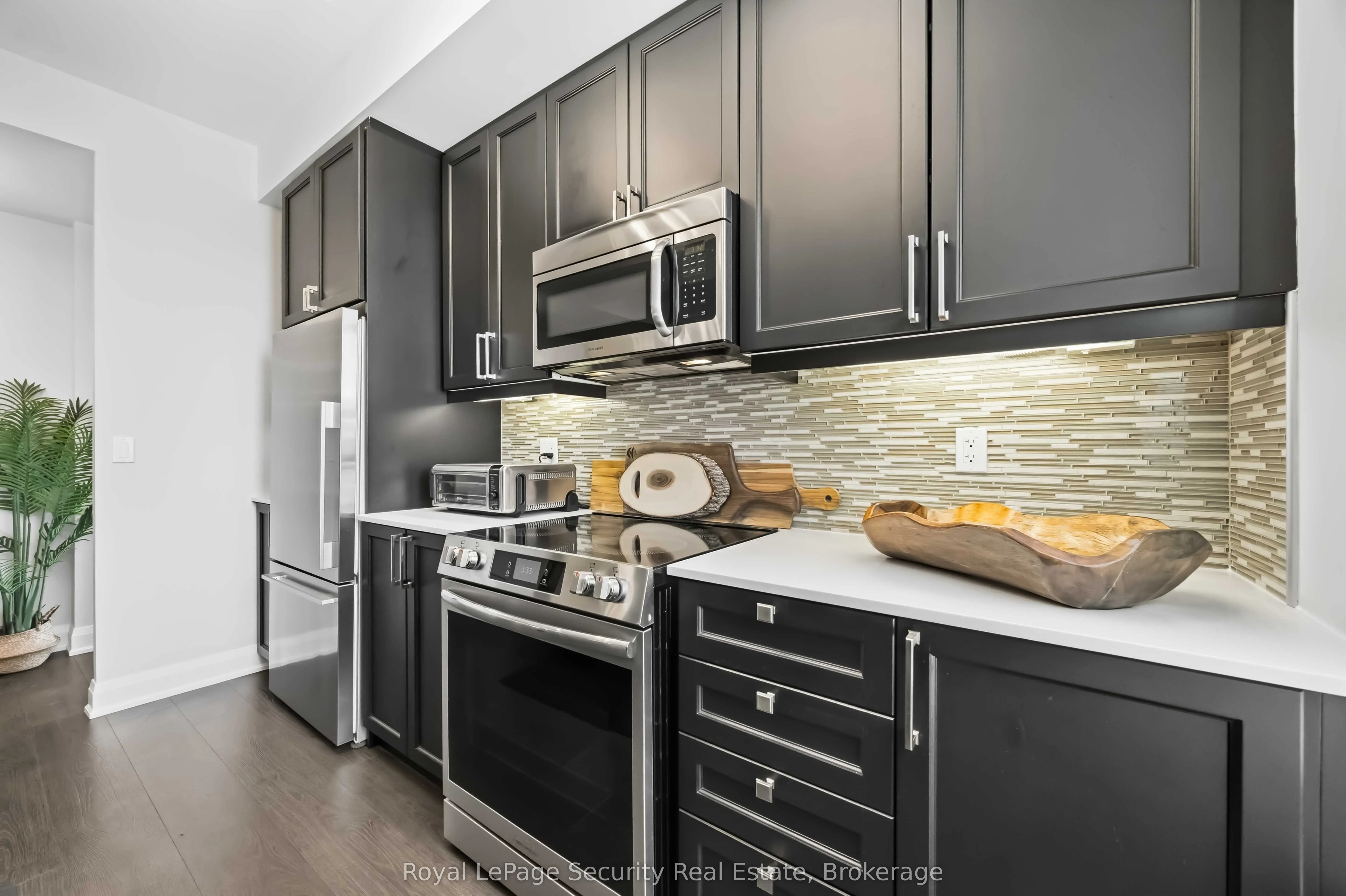 35 Fontenay Court #602