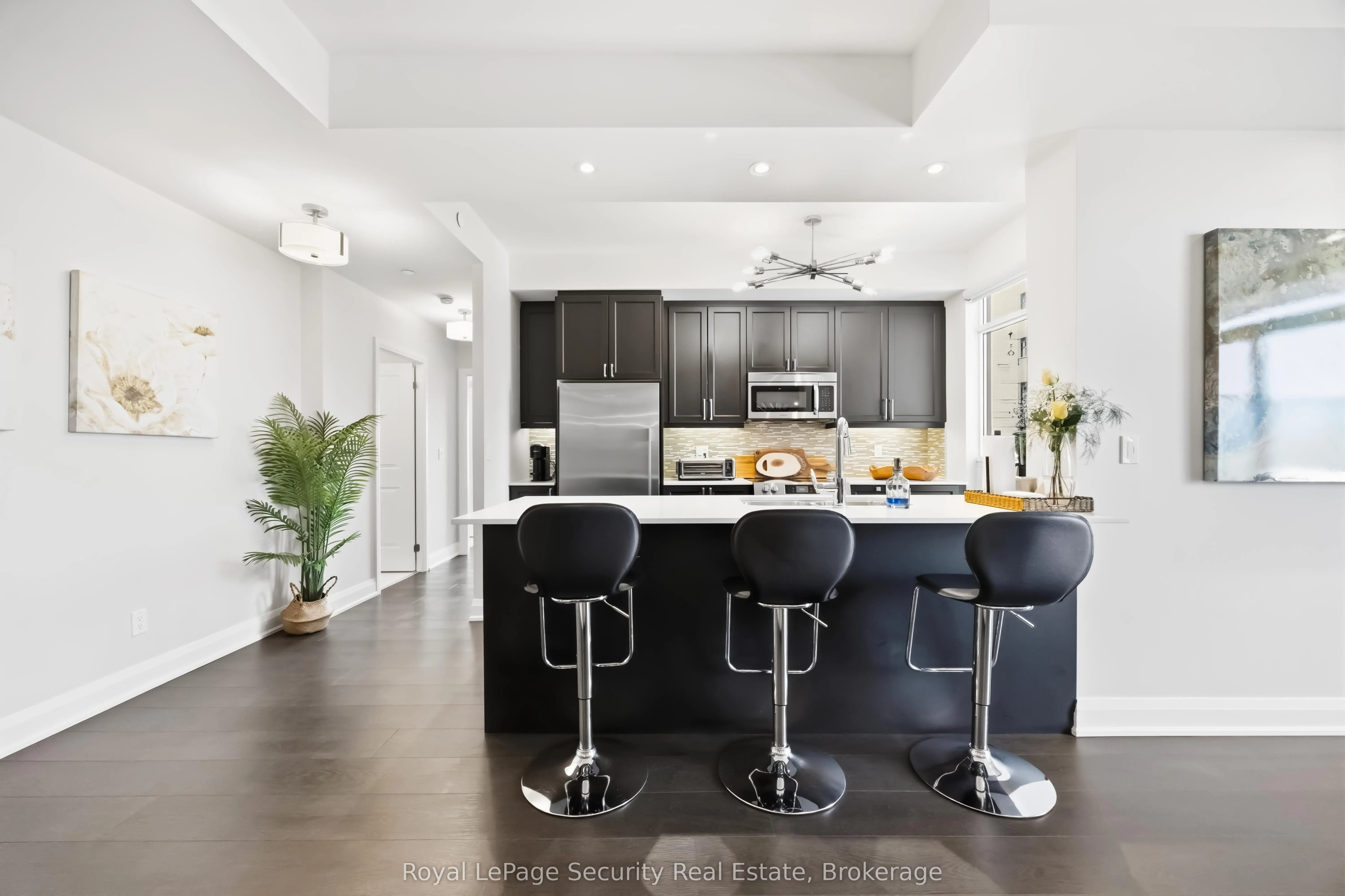 35 Fontenay Court #602