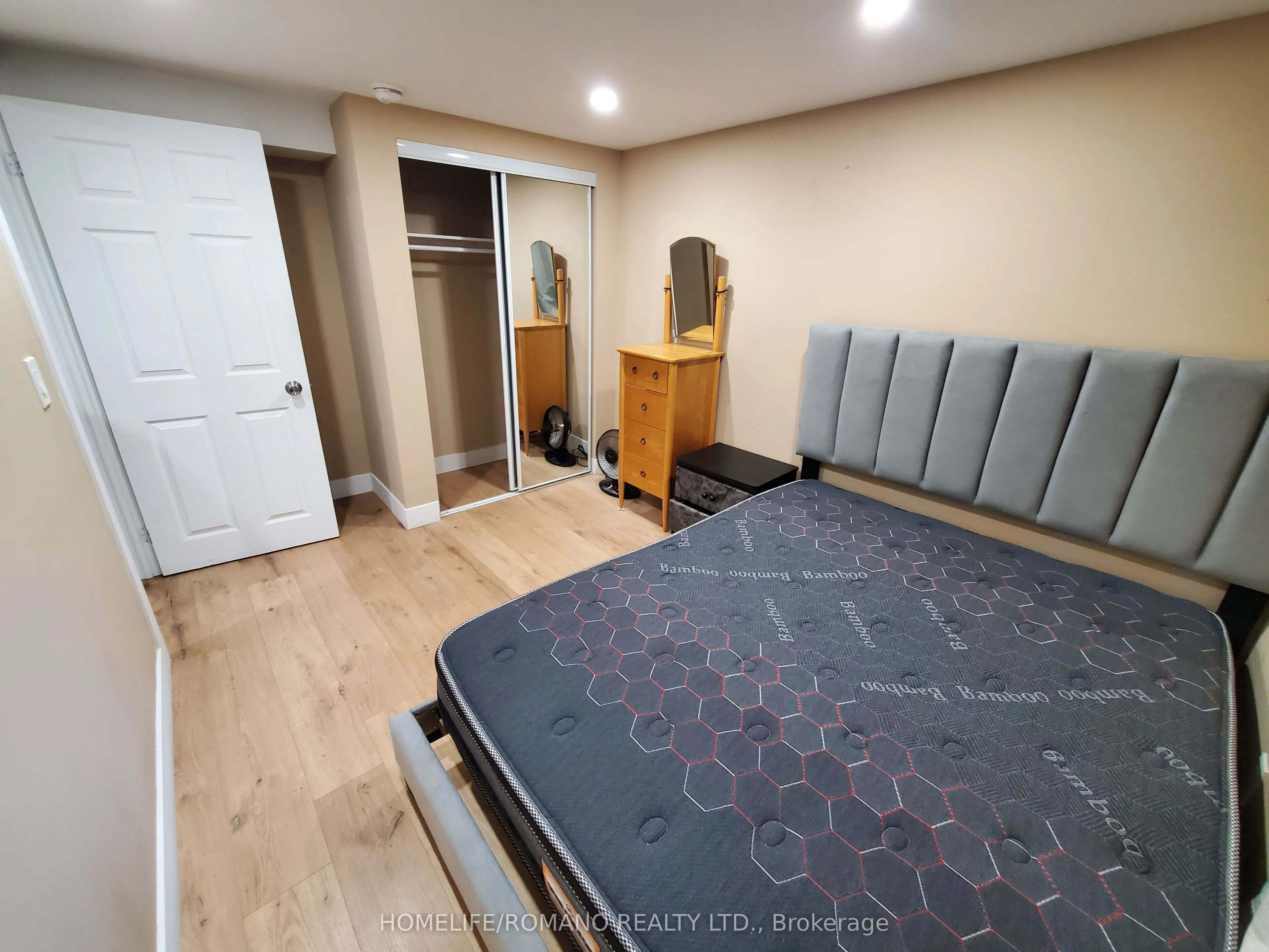 6 Earldown Drive #1