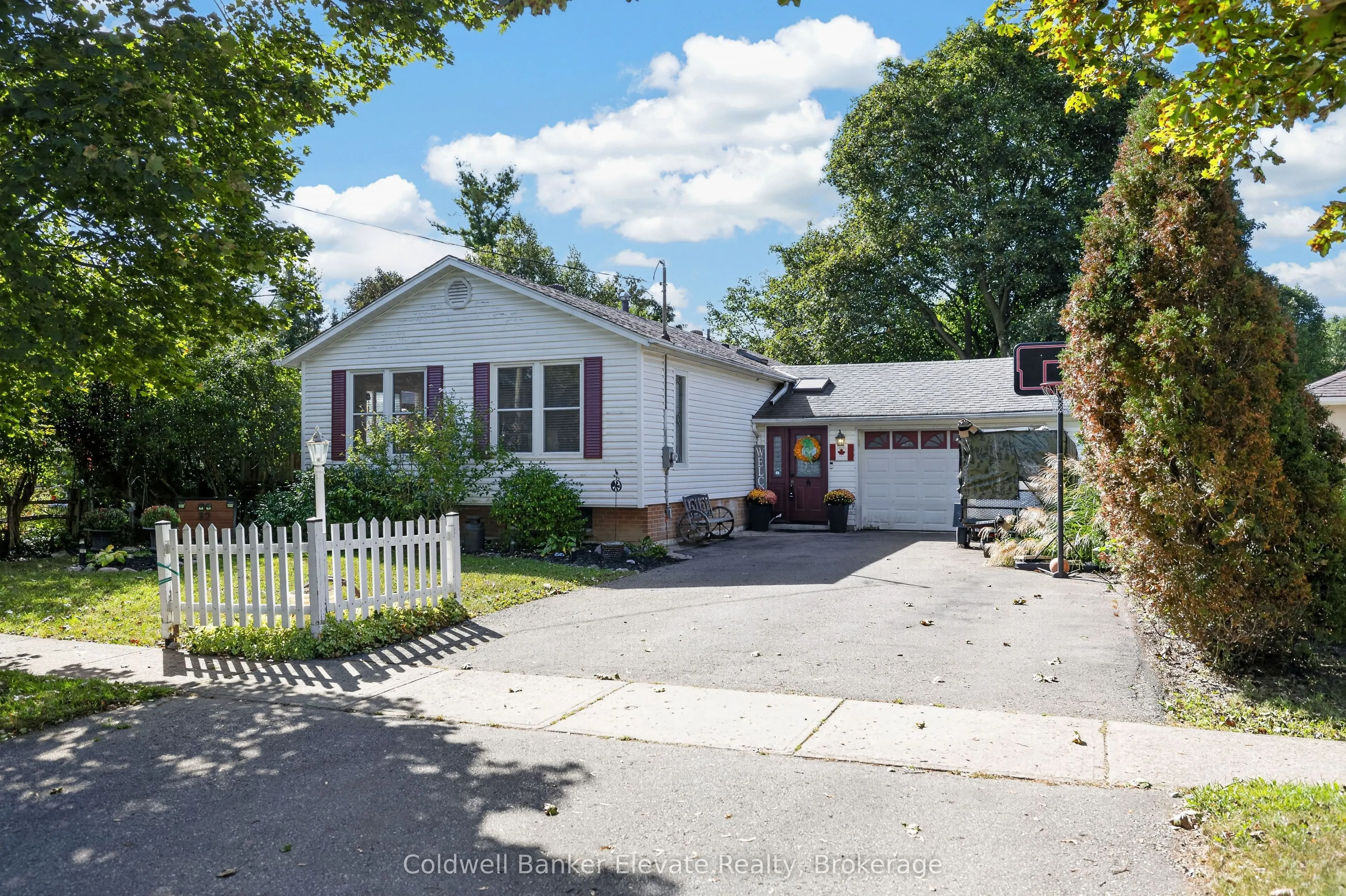 32 Chelvin Drive