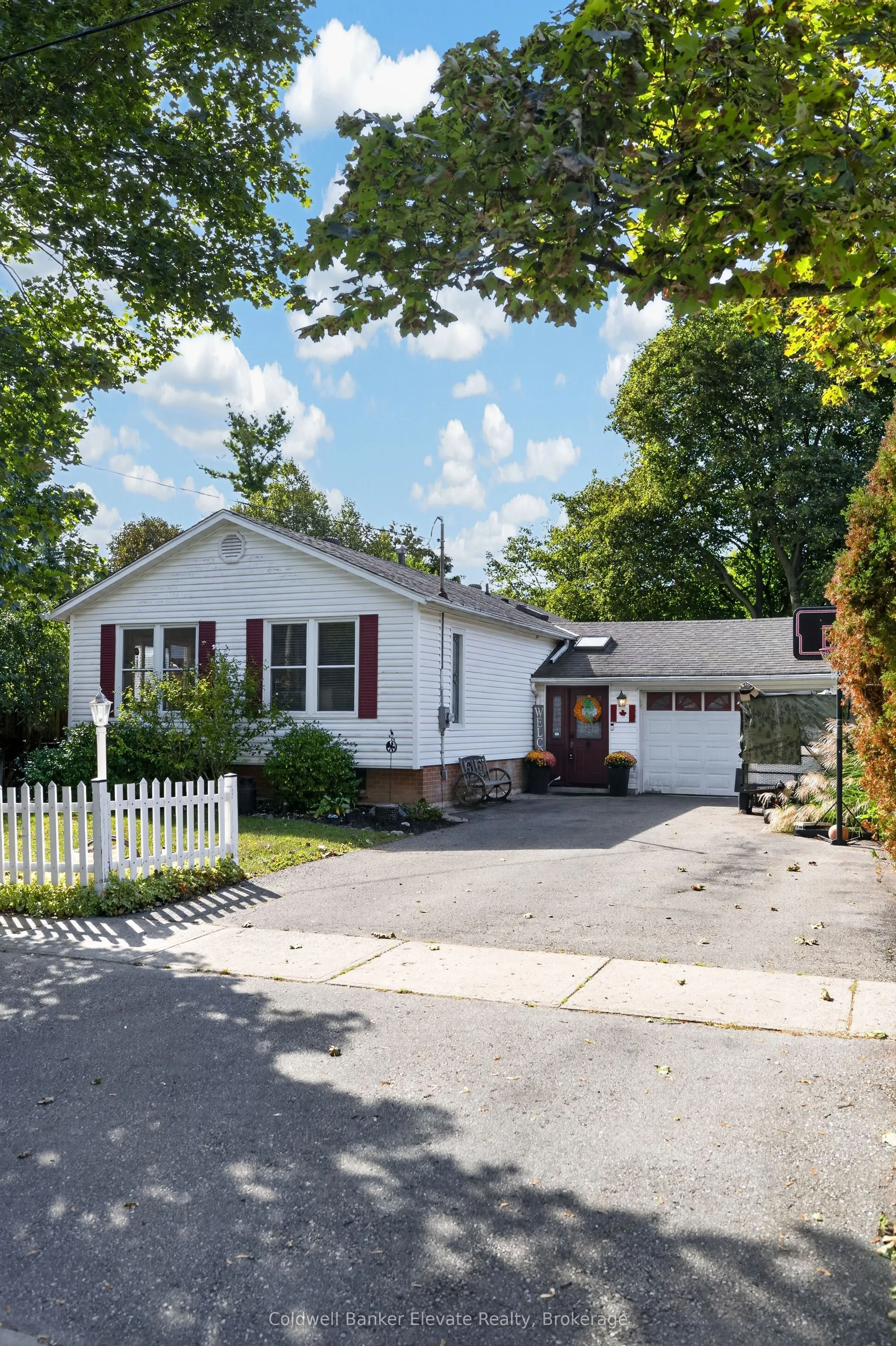 32 Chelvin Drive