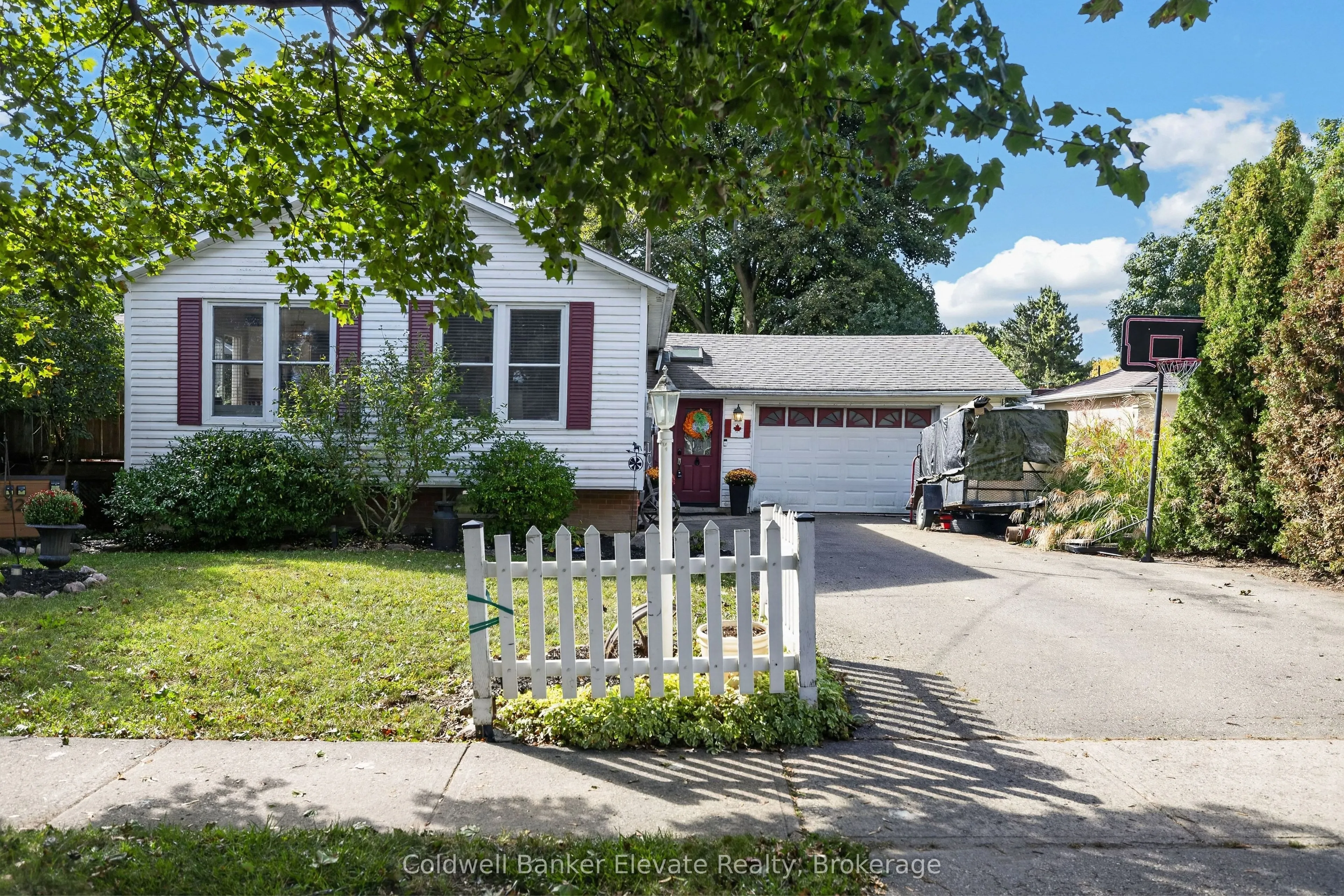 32 Chelvin Drive