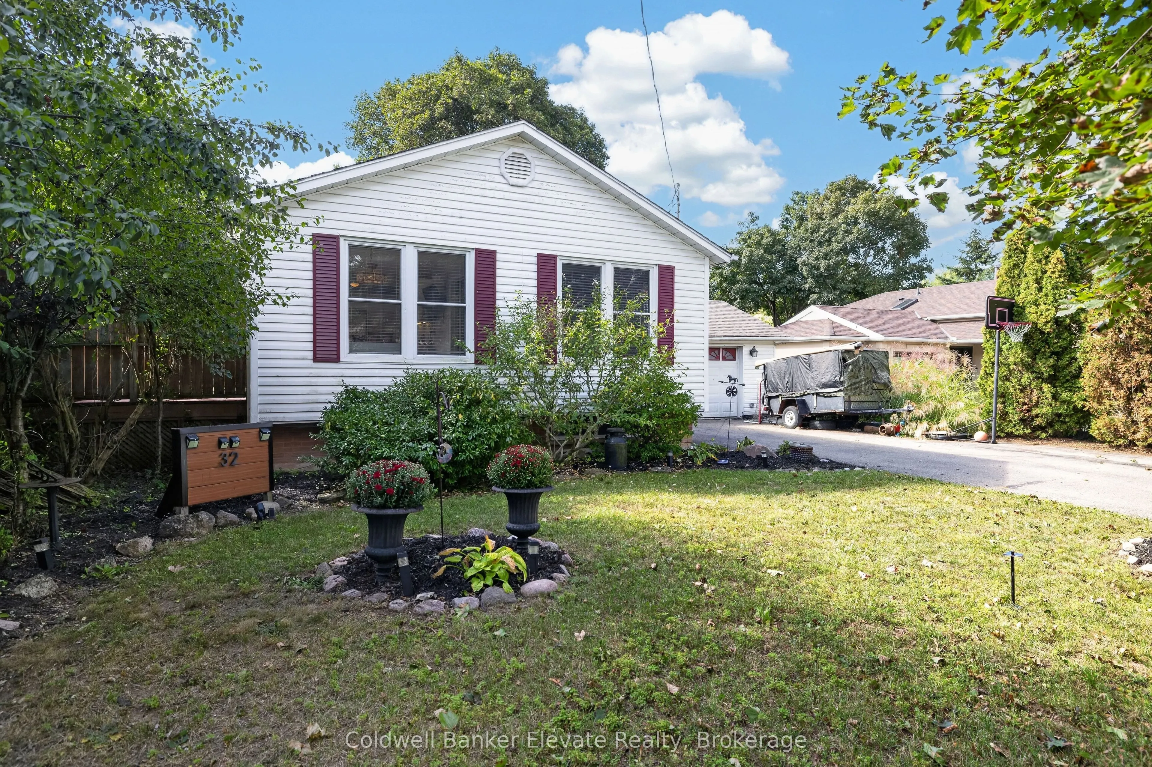 32 Chelvin Drive