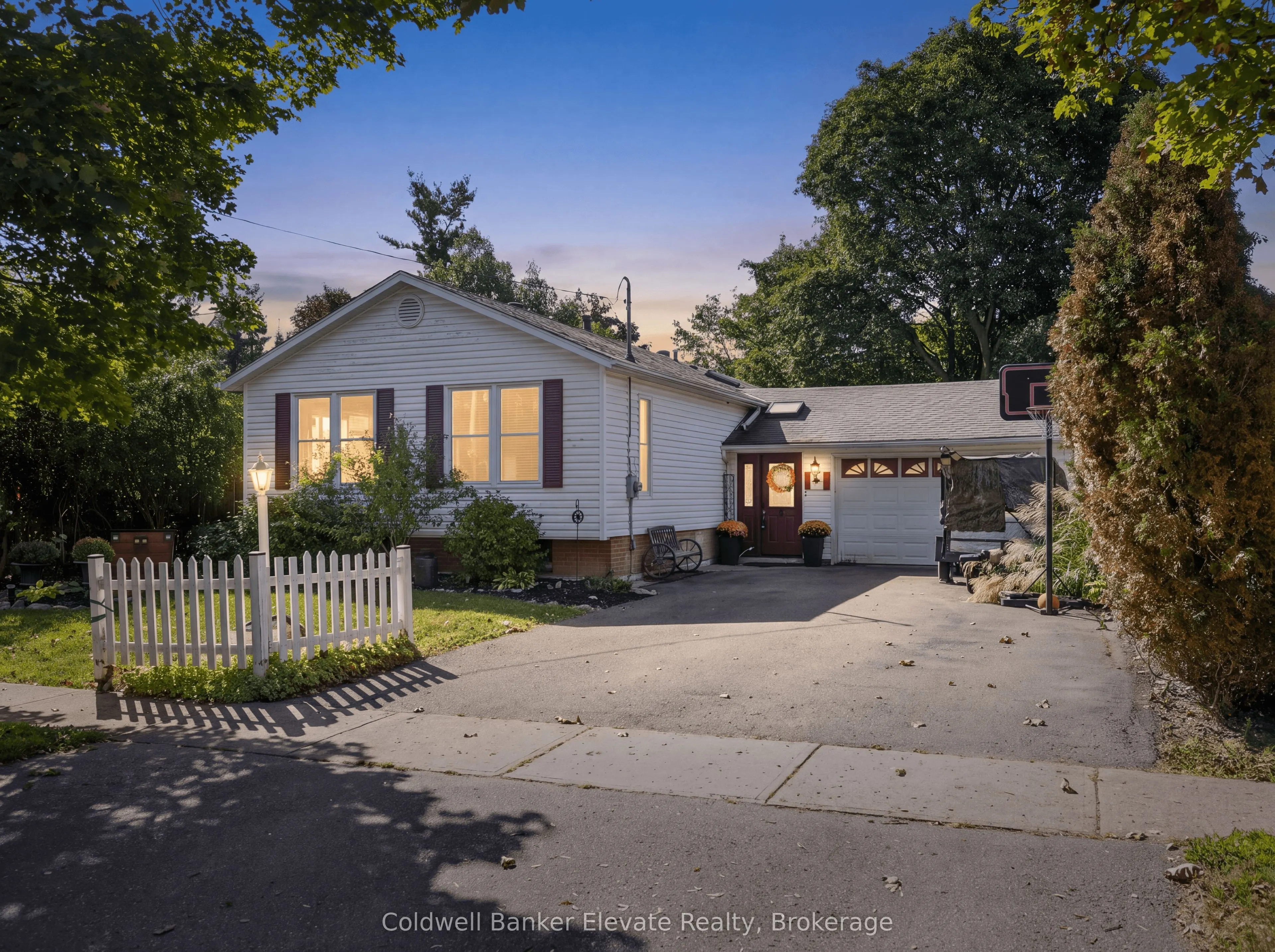 32 Chelvin Drive