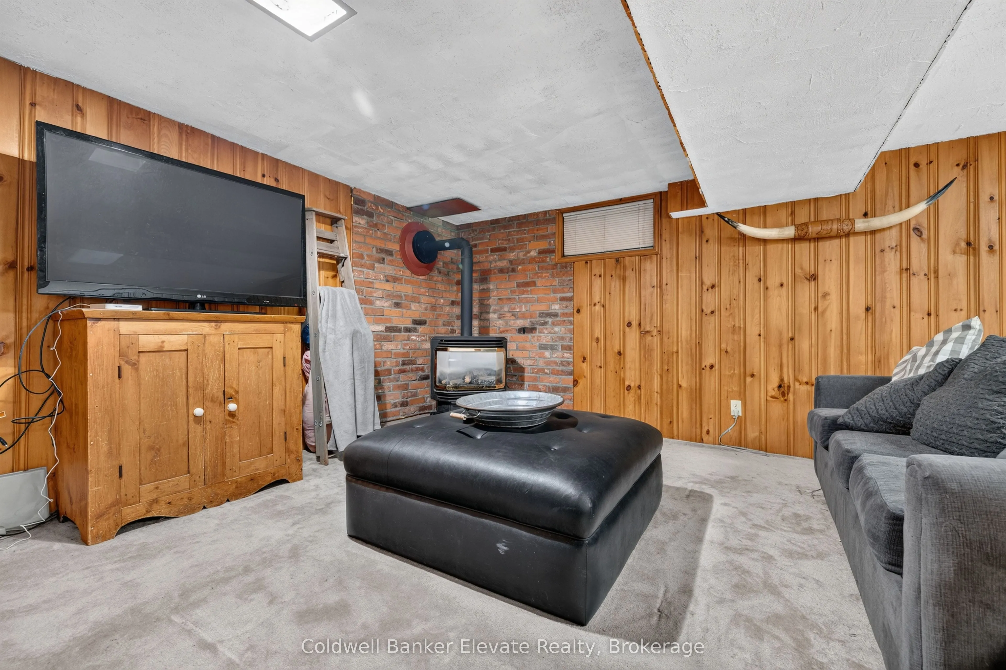 32 Chelvin Drive