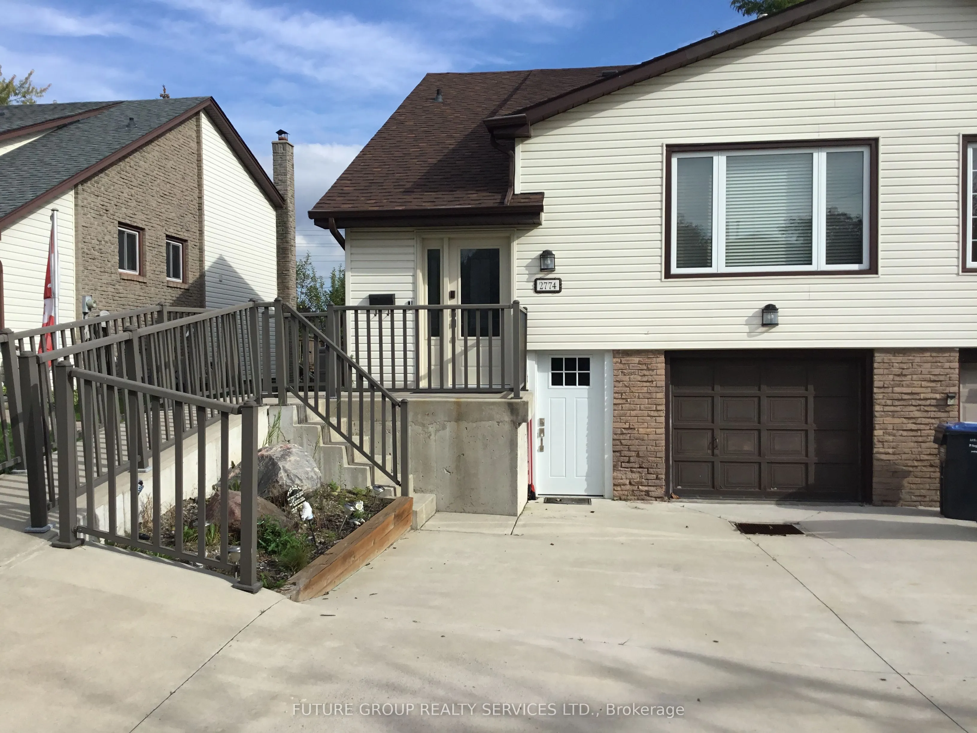 2774 Bucklepost Crescent