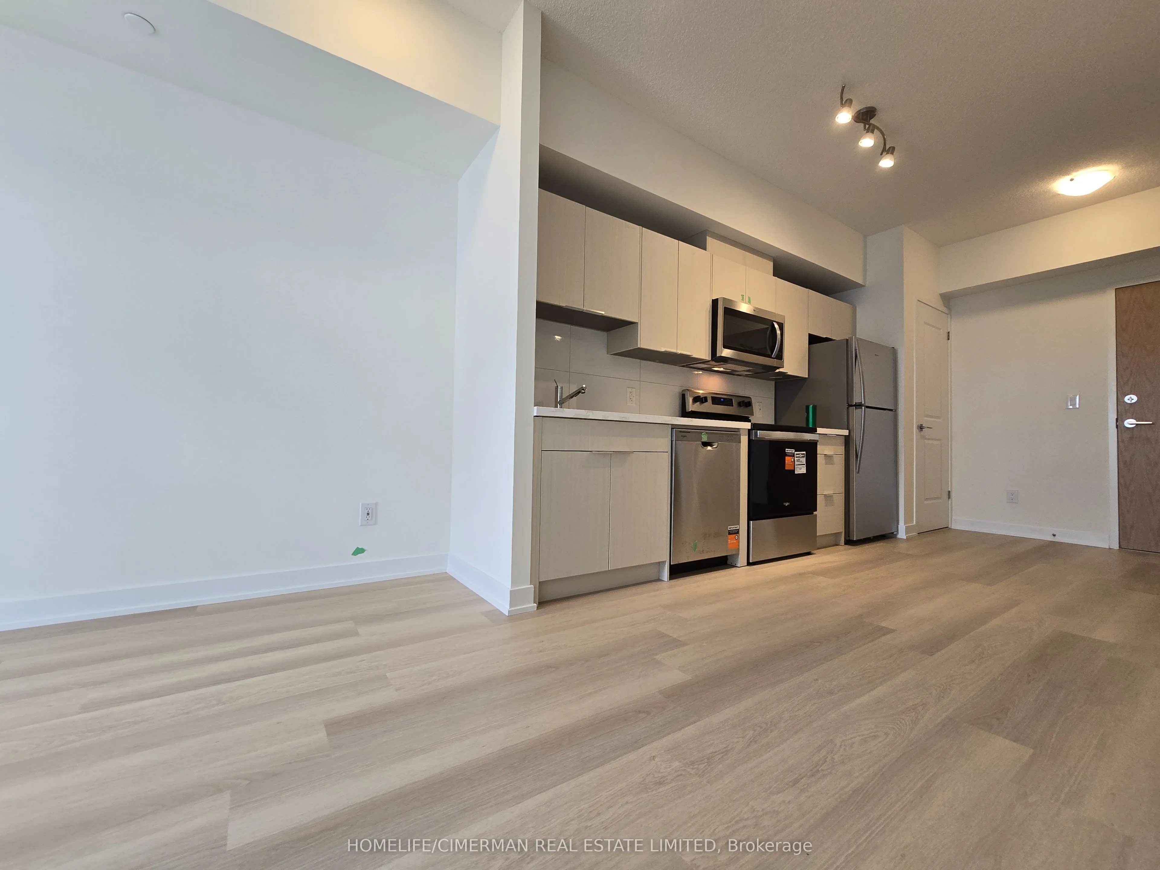 2825 Jane Street #807