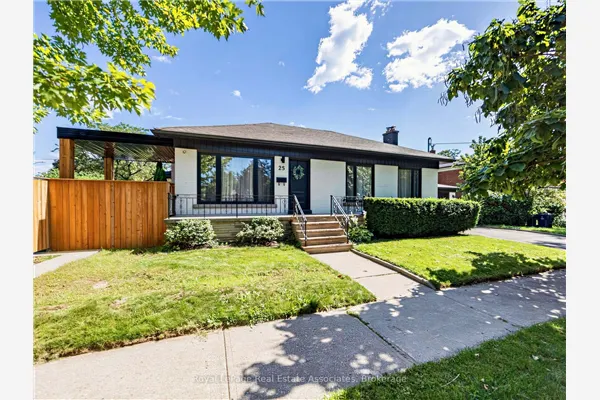 25 Treeview Drive