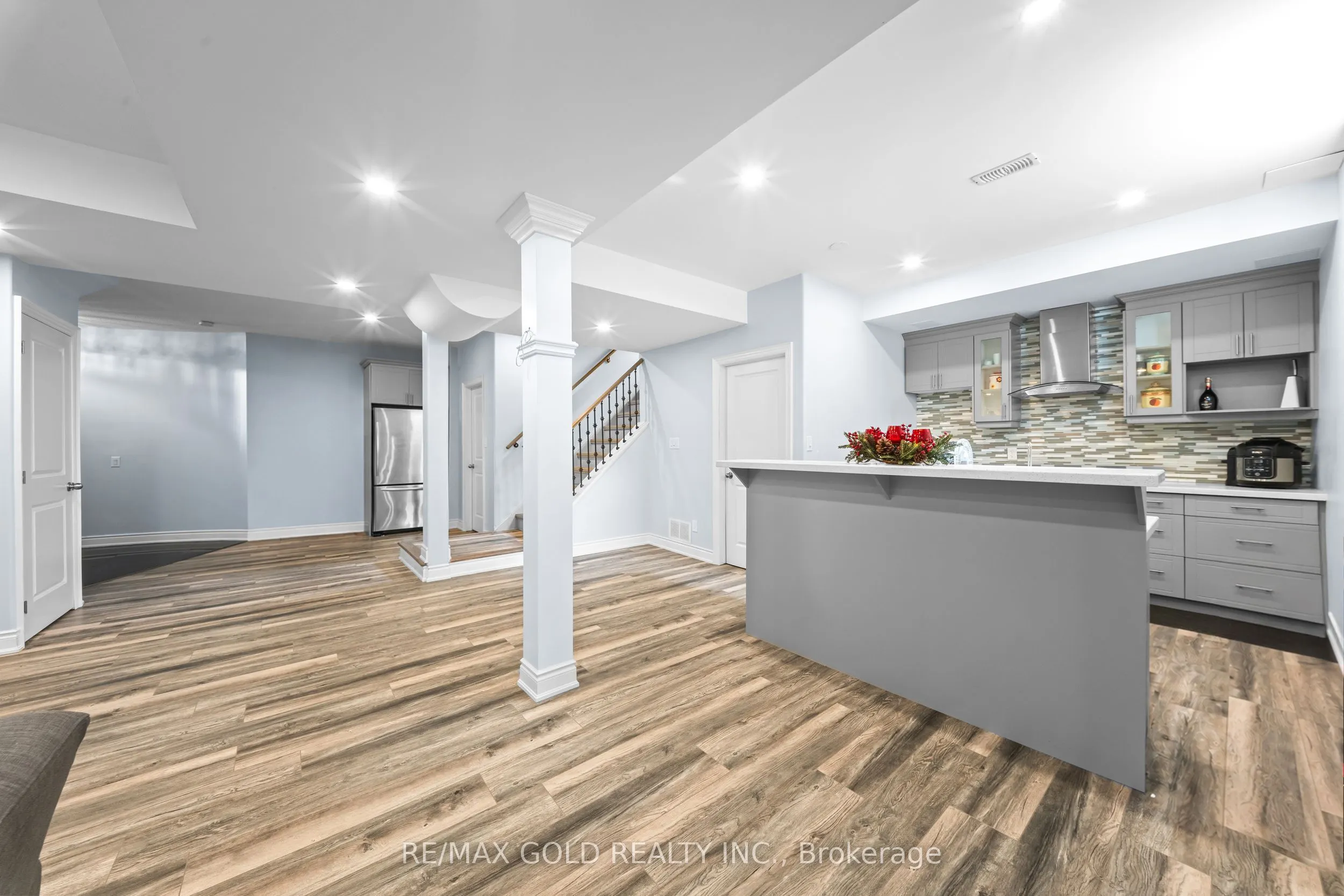 6 Pasadena Avenue