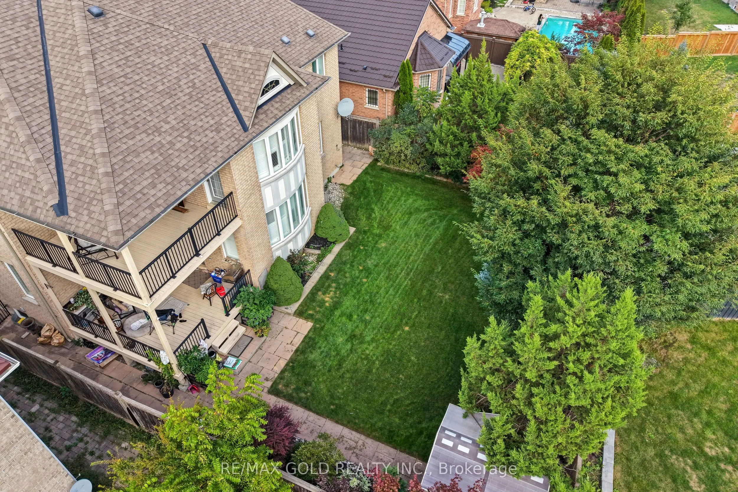 6 Pasadena Avenue