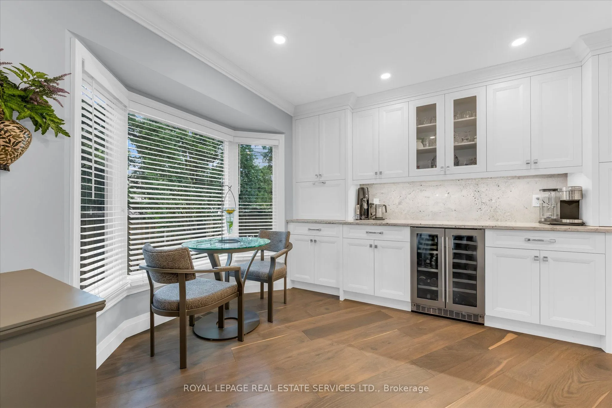 1075 Mayfair Road