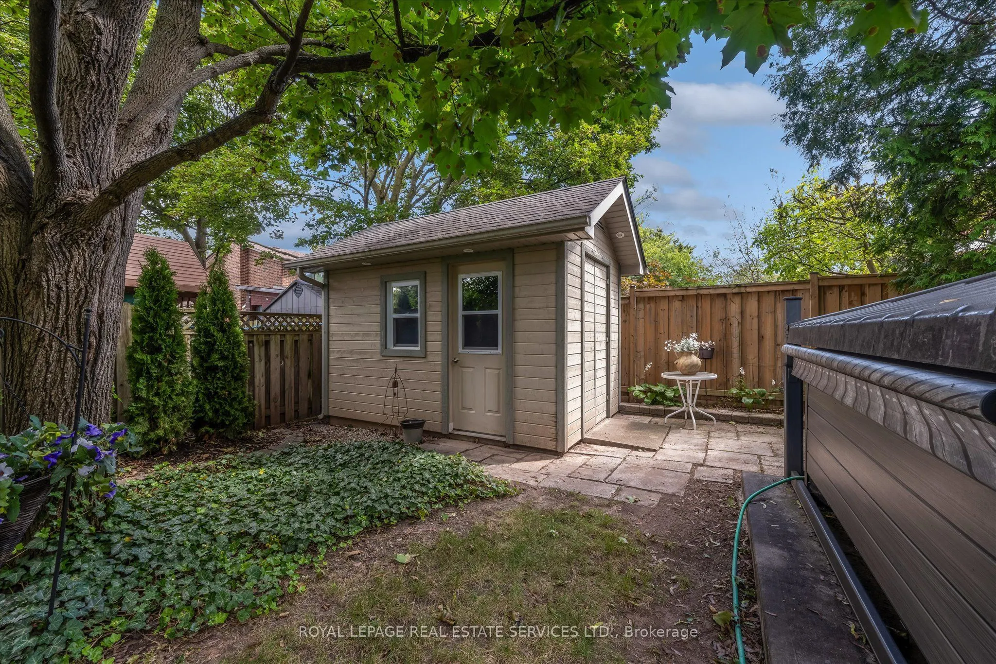 1075 Mayfair Road