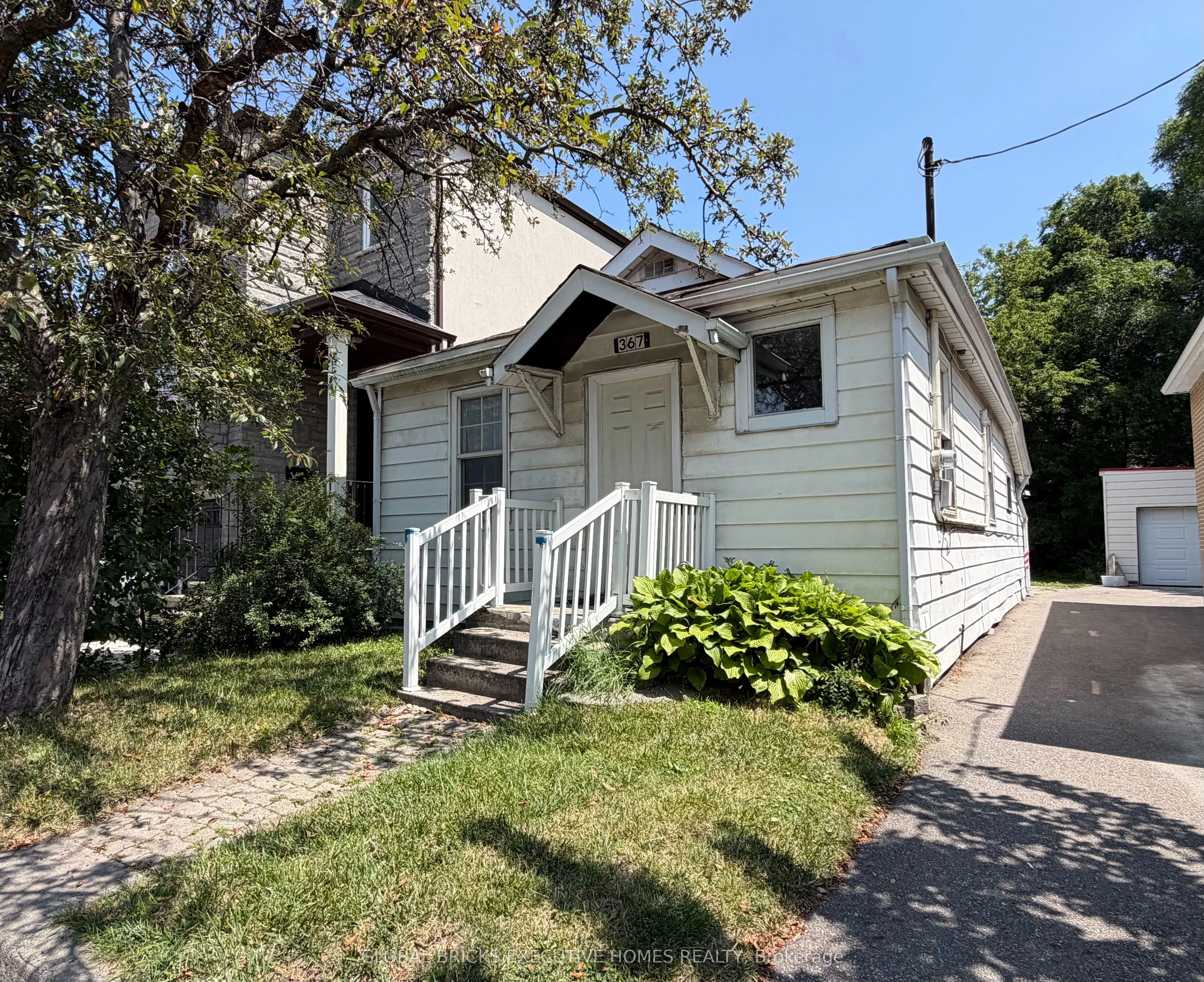 367 Kipling Avenue