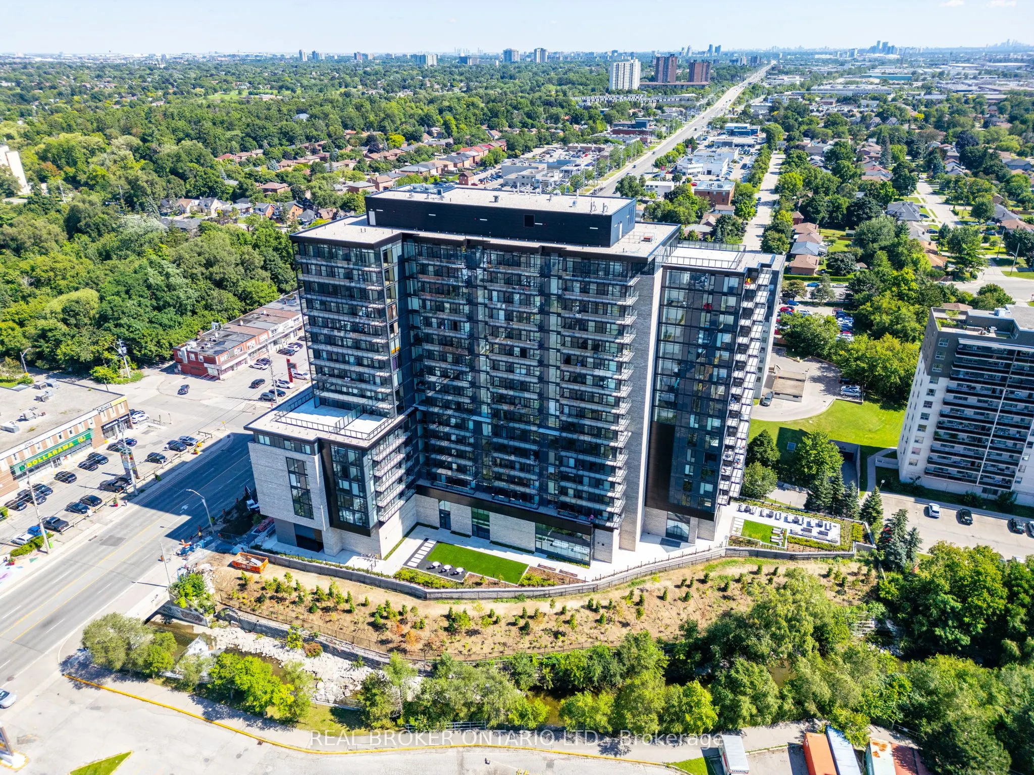 86 Dundas Street E #1602
