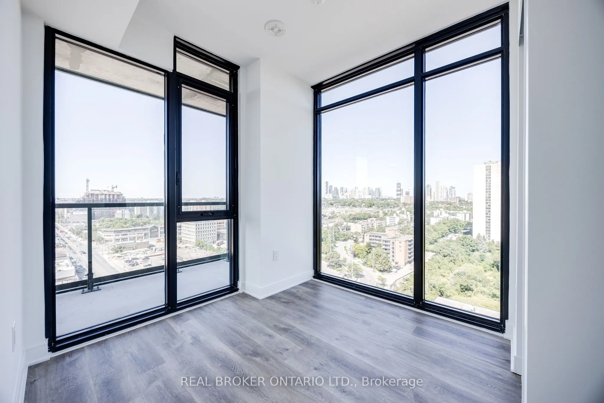86 Dundas Street E #1602