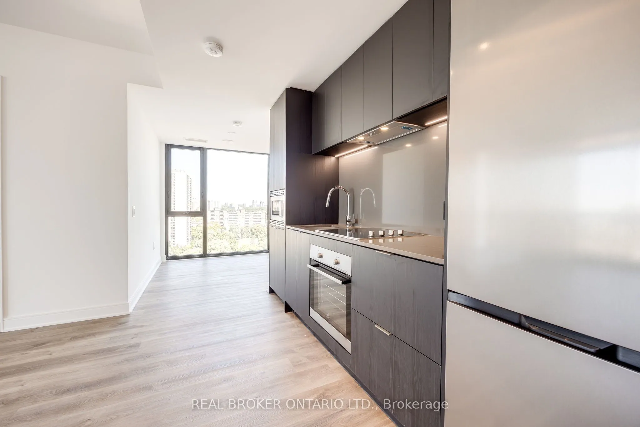 86 Dundas Street E #1602