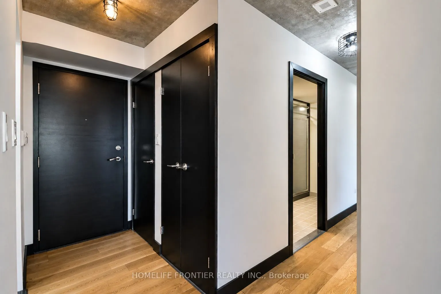 2261 Lakeshore Boulevard W #611