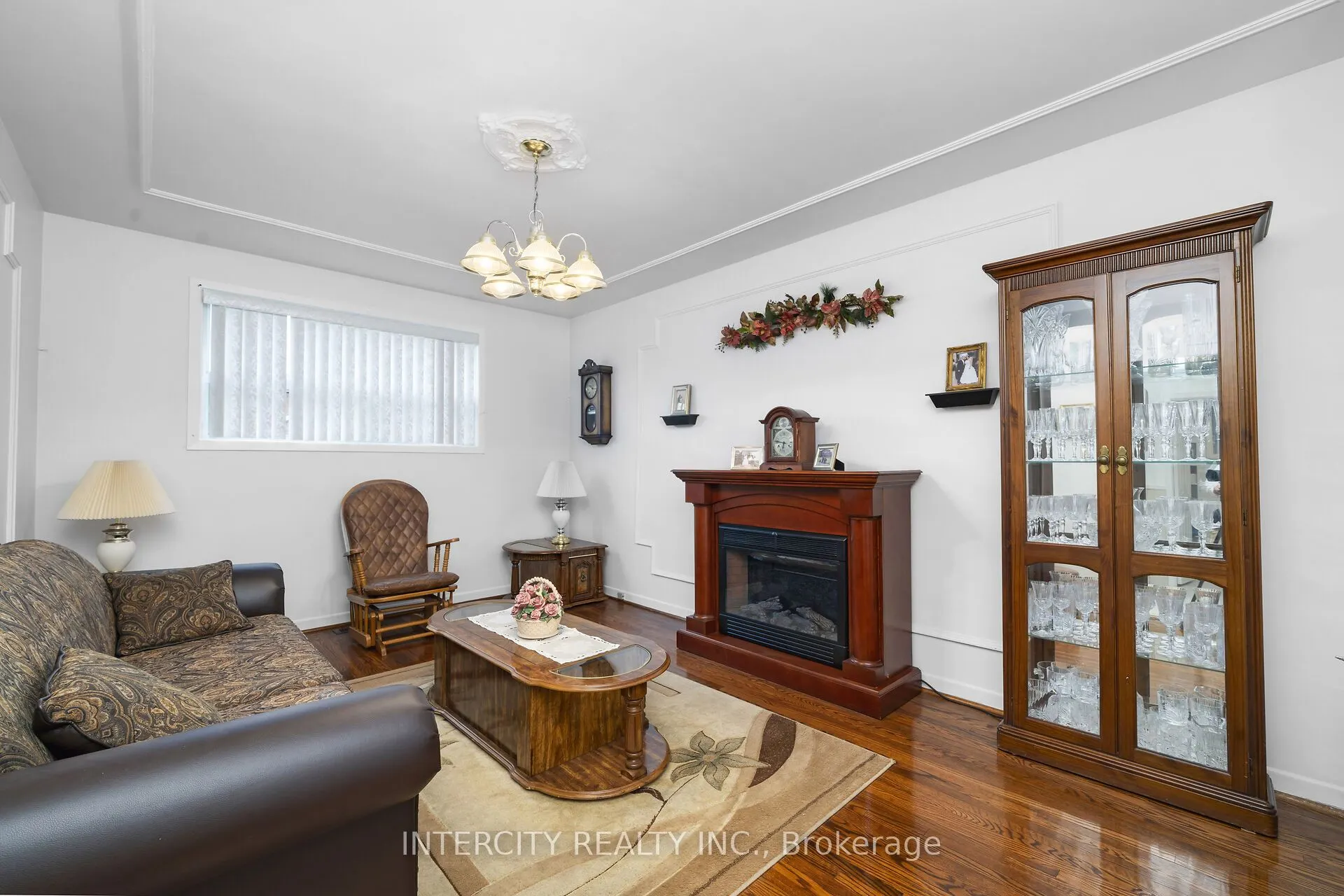 7279 Vernor Drive