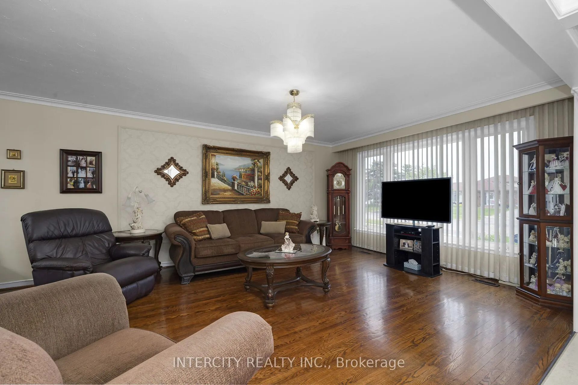 7279 Vernor Drive