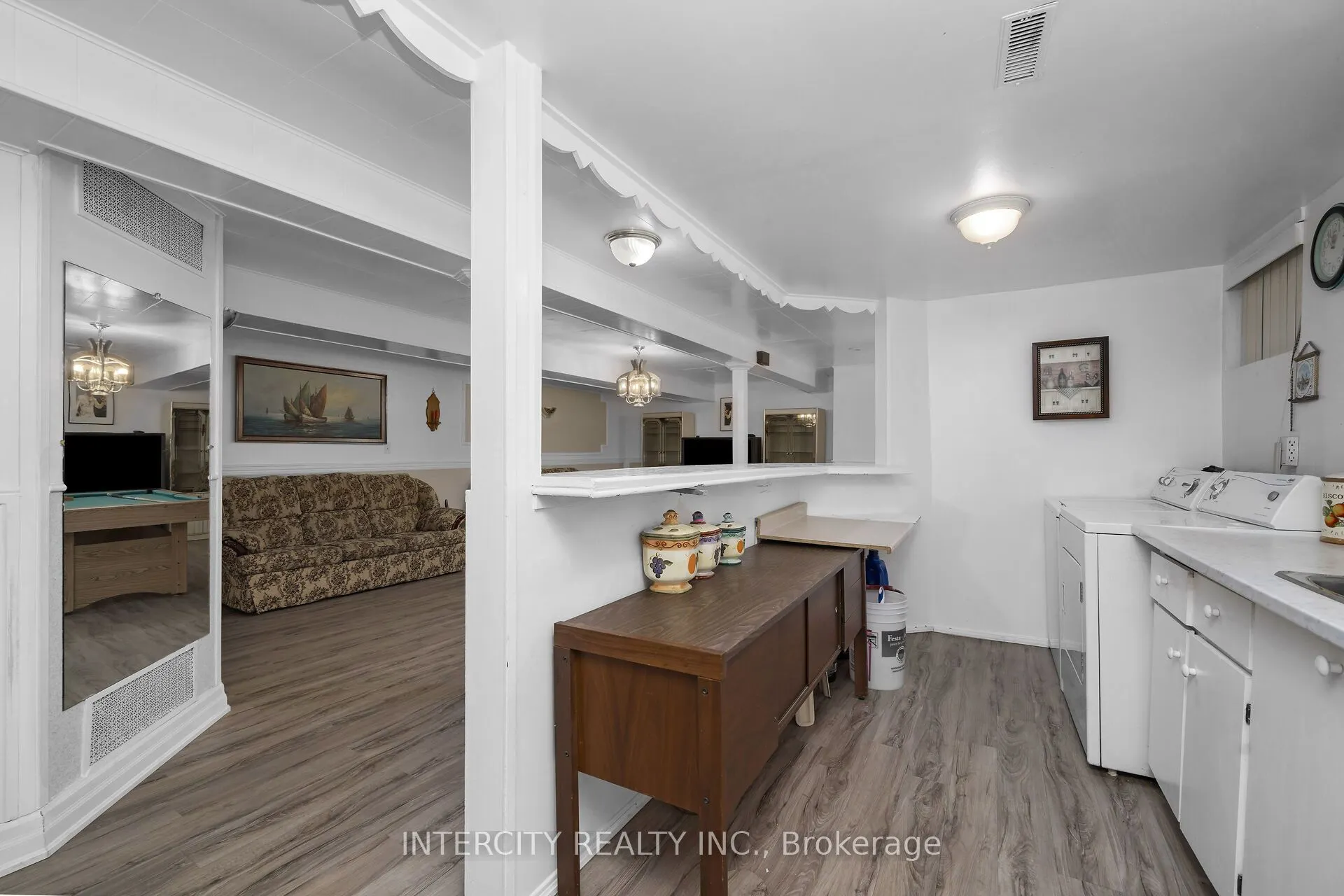 7279 Vernor Drive