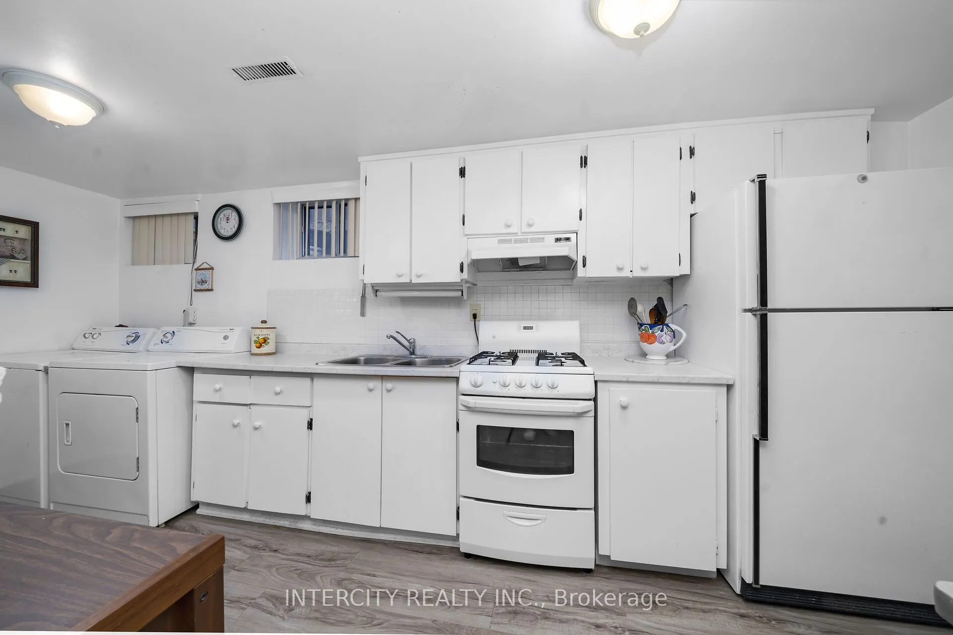 7279 Vernor Drive