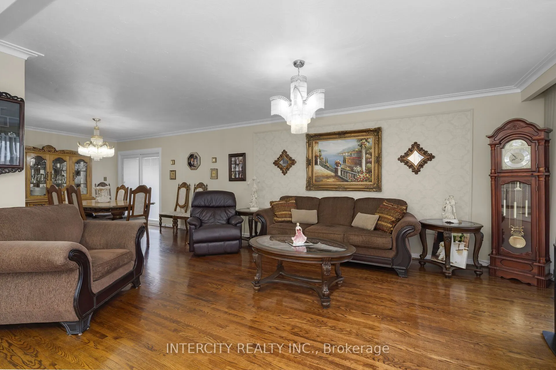 7279 Vernor Drive