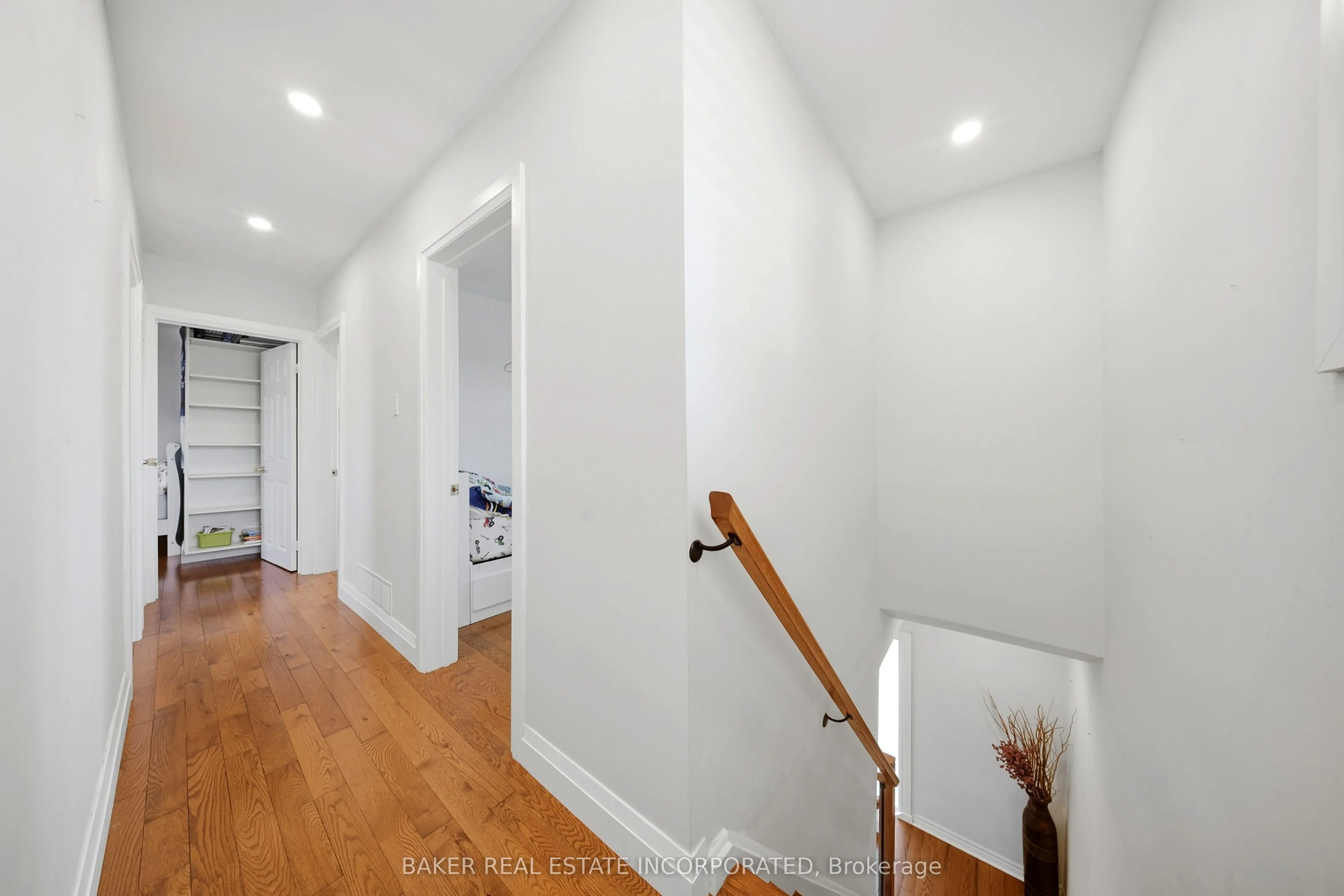 3415 Schomberg Avenue