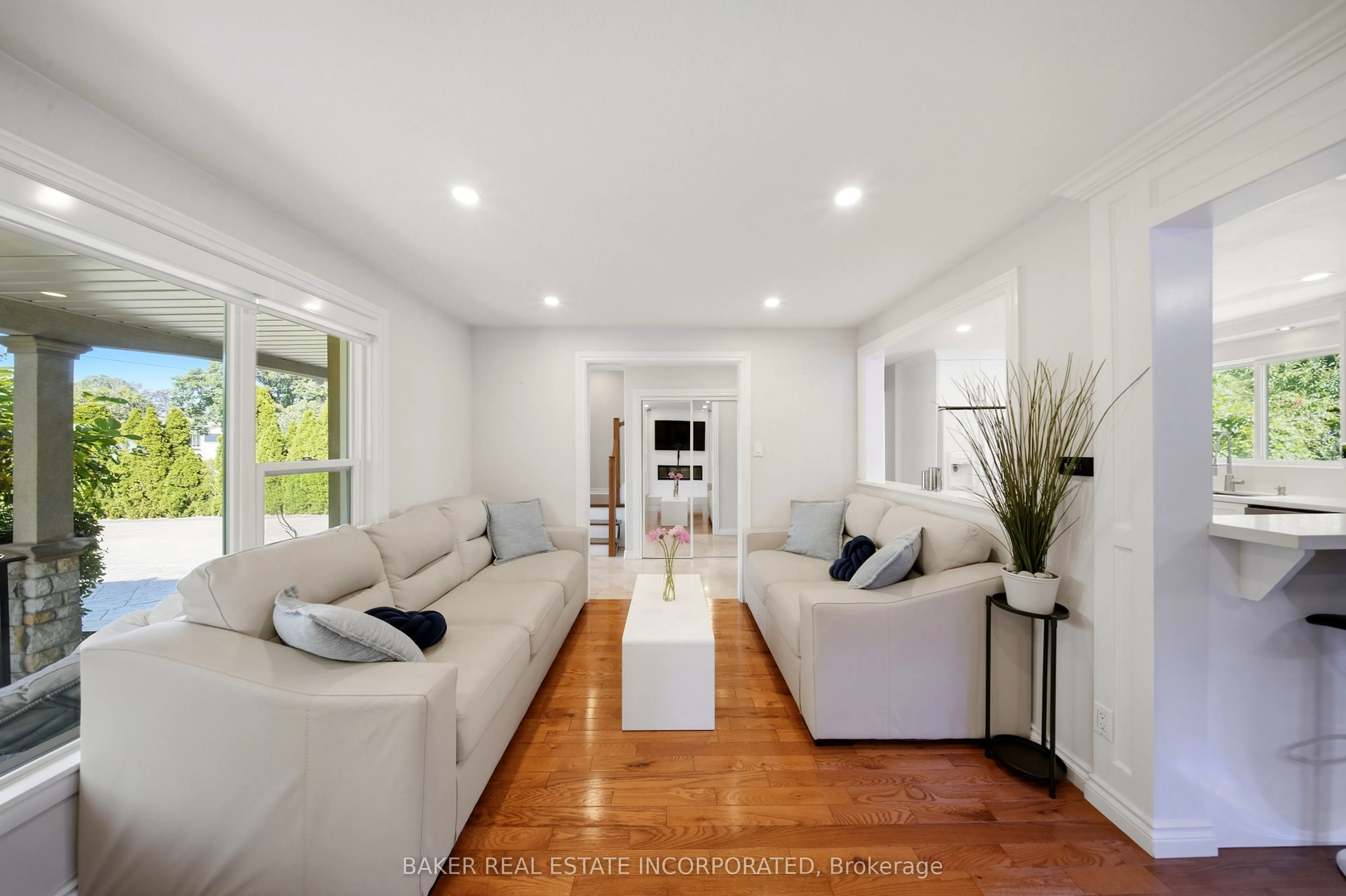3415 Schomberg Avenue
