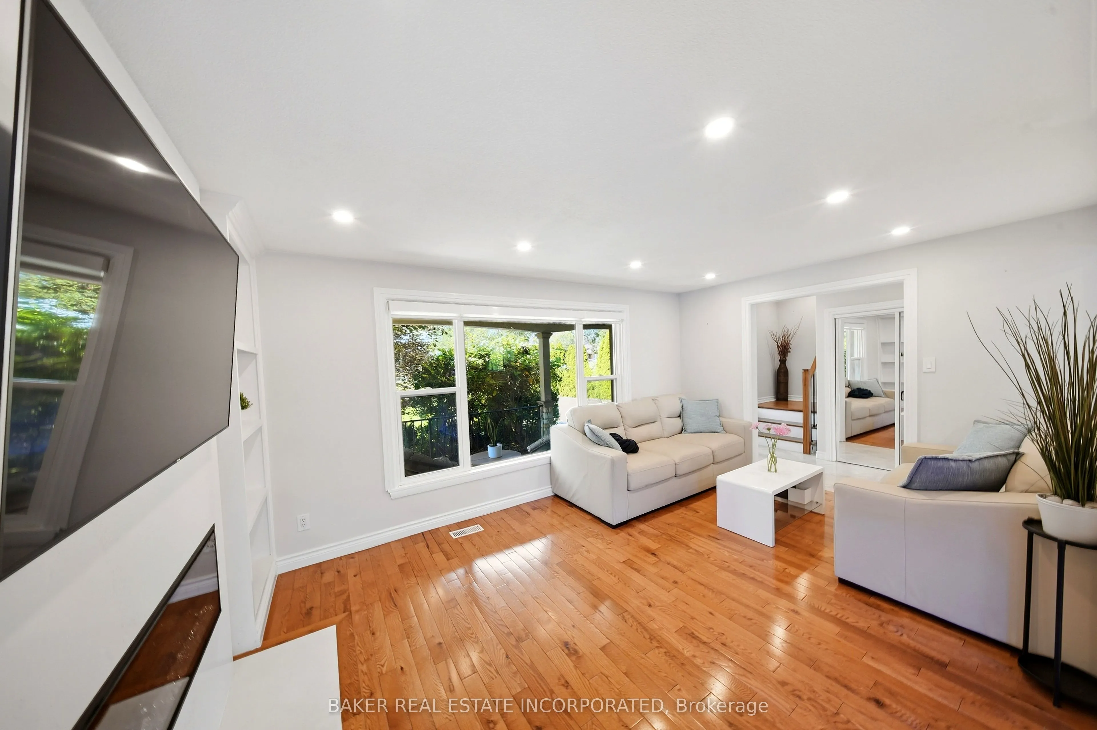 3415 Schomberg Avenue