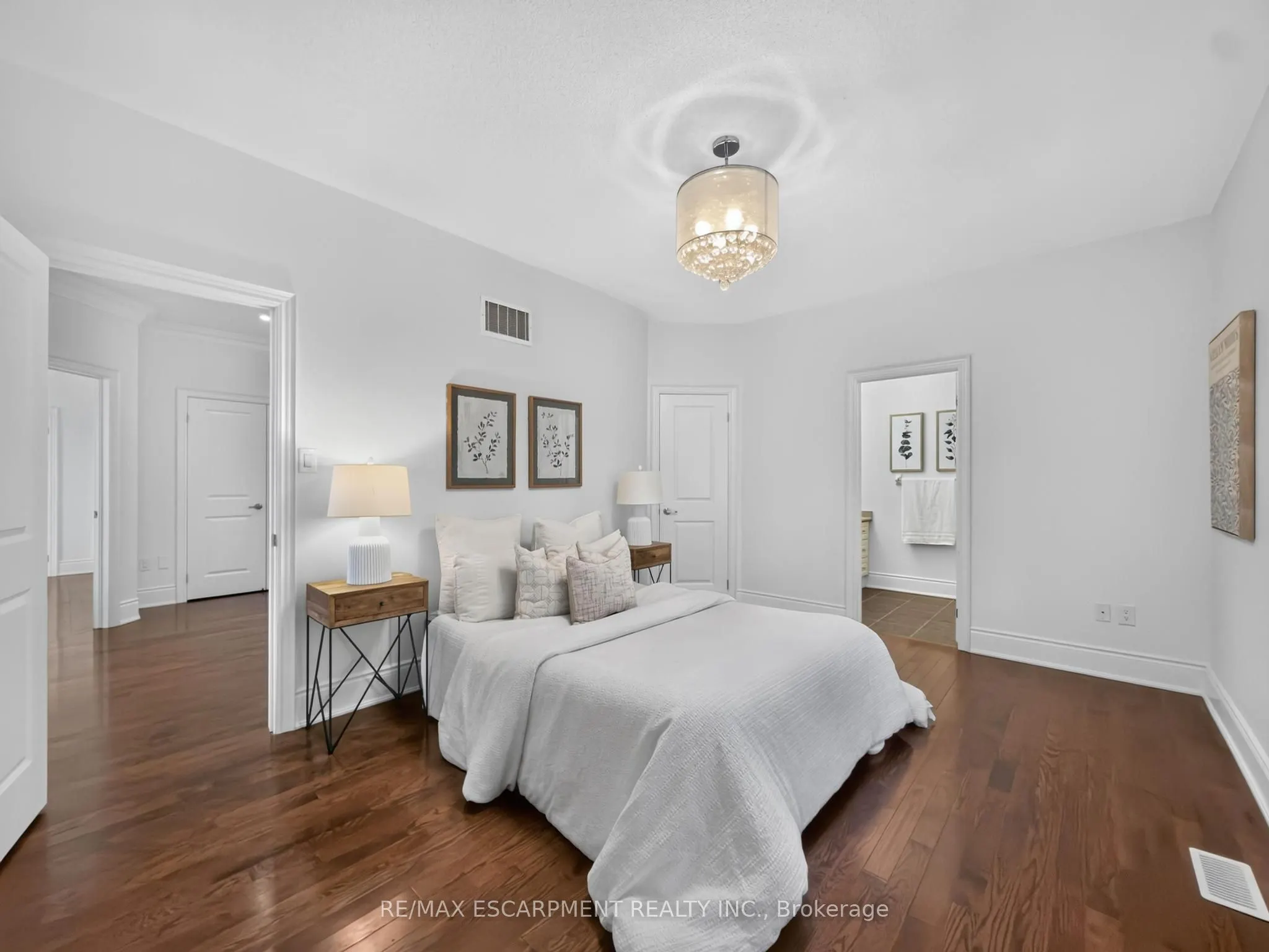 2121 Blackforest Crescent