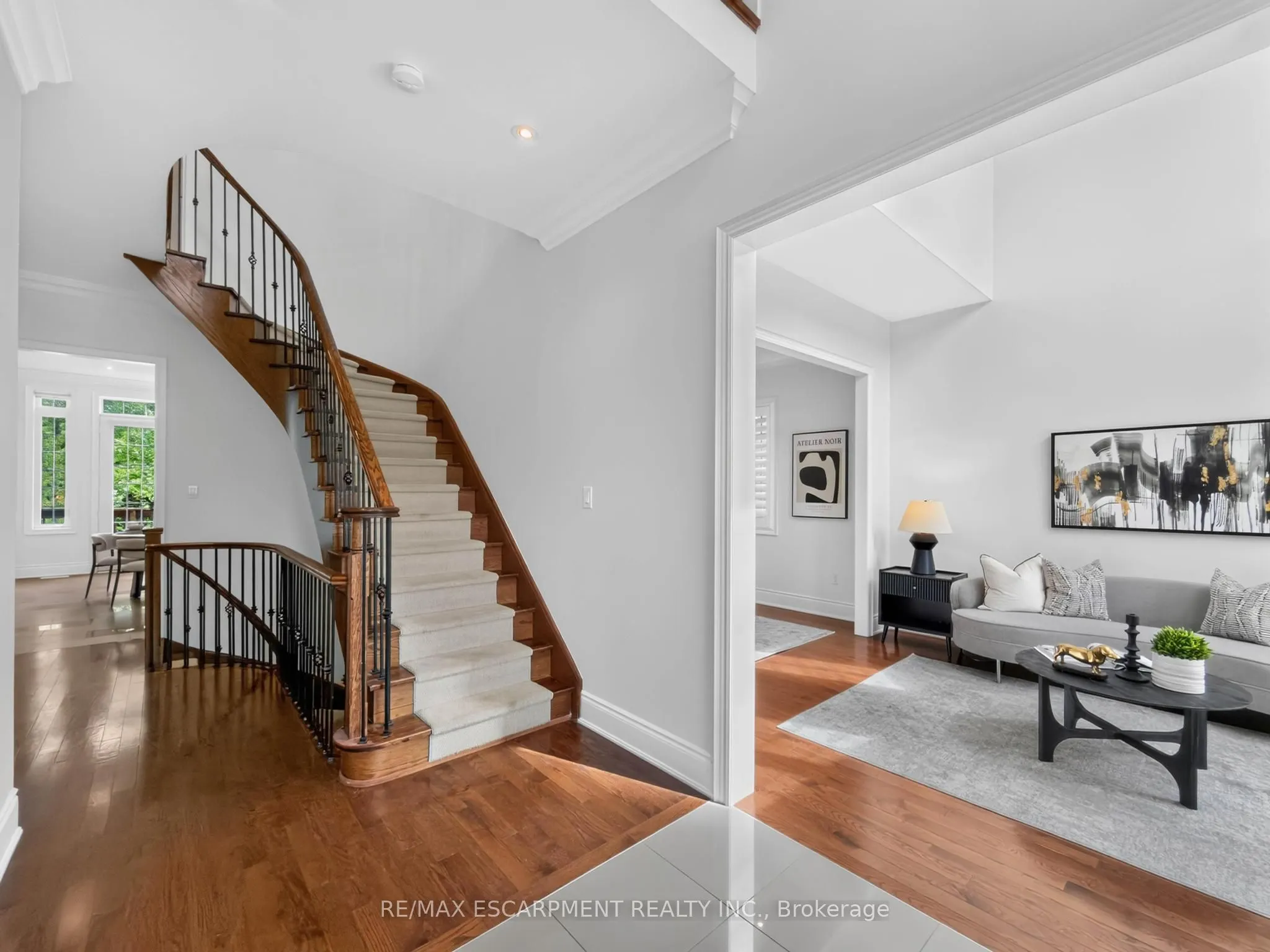 2121 Blackforest Crescent