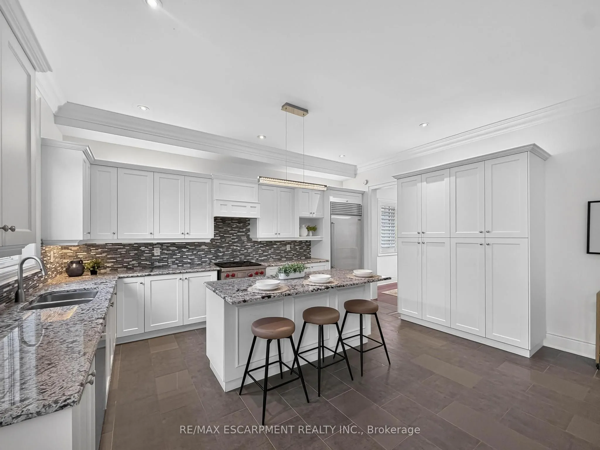 2121 Blackforest Crescent