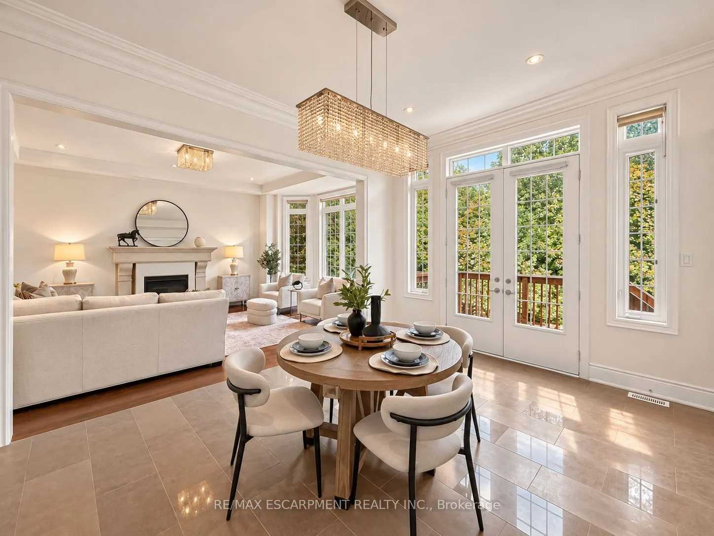 2121 Blackforest Crescent