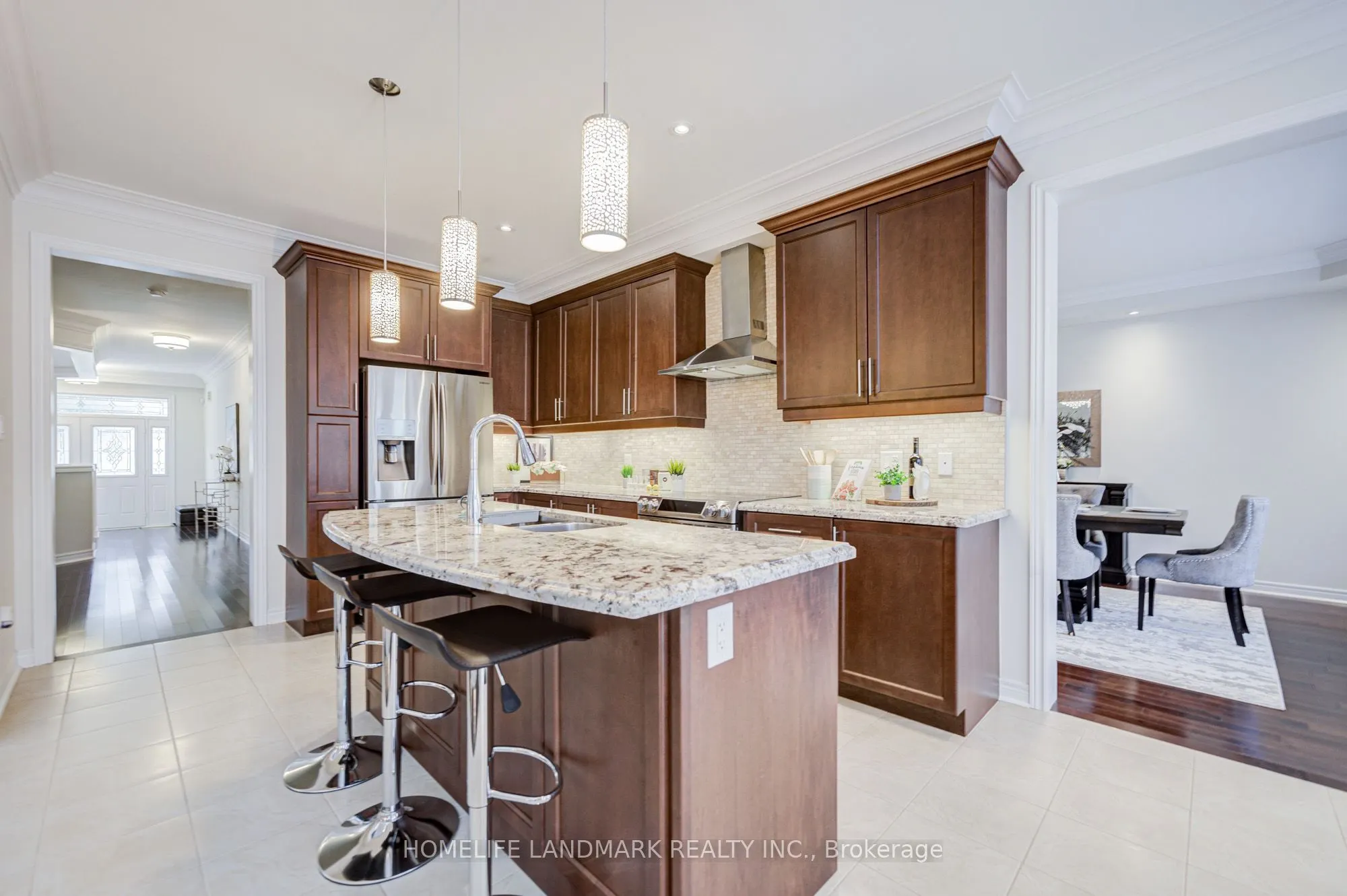 95 Hoey Crescent