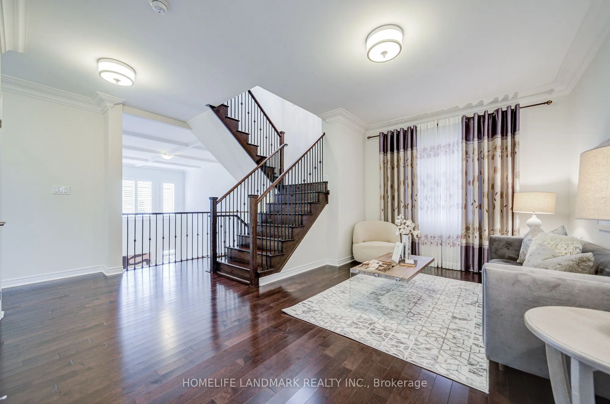 95 Hoey Crescent