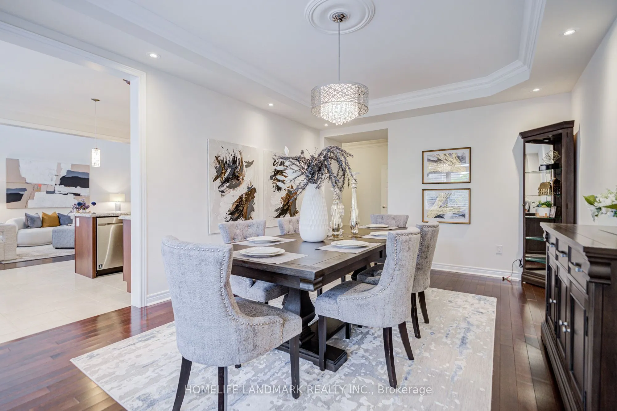 95 Hoey Crescent