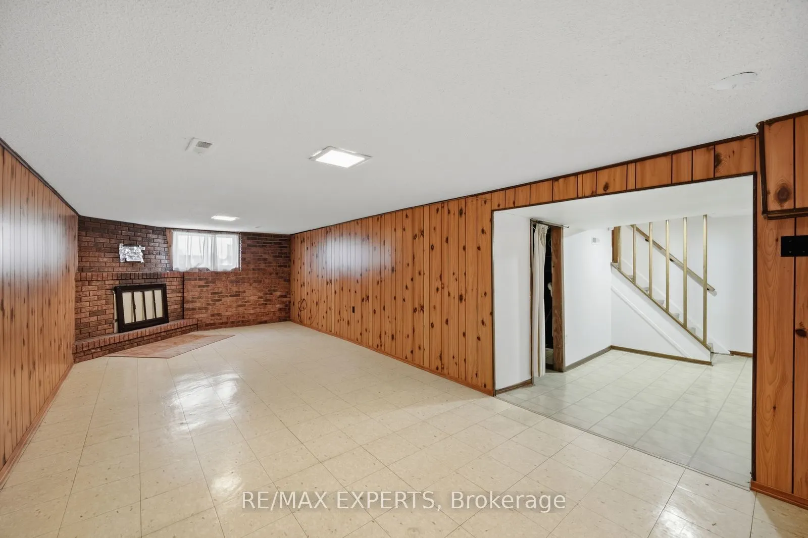 90 Heathrow Drive