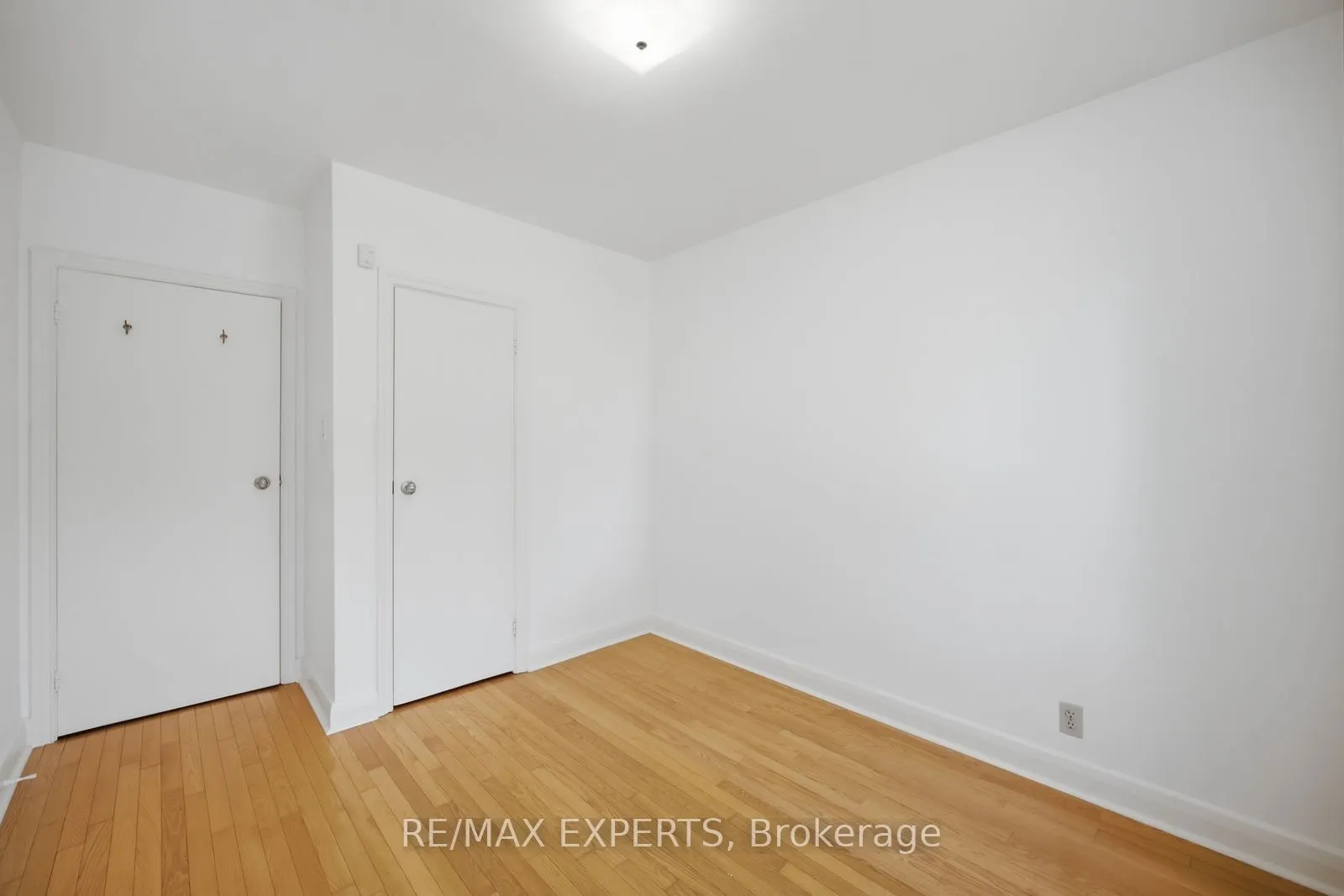 90 Heathrow Drive