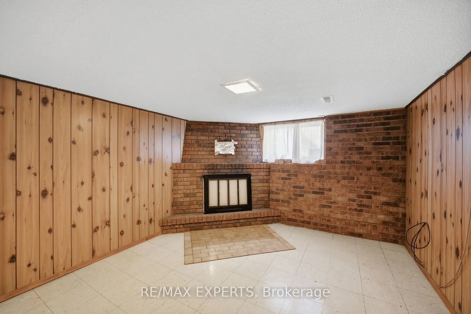 90 Heathrow Drive