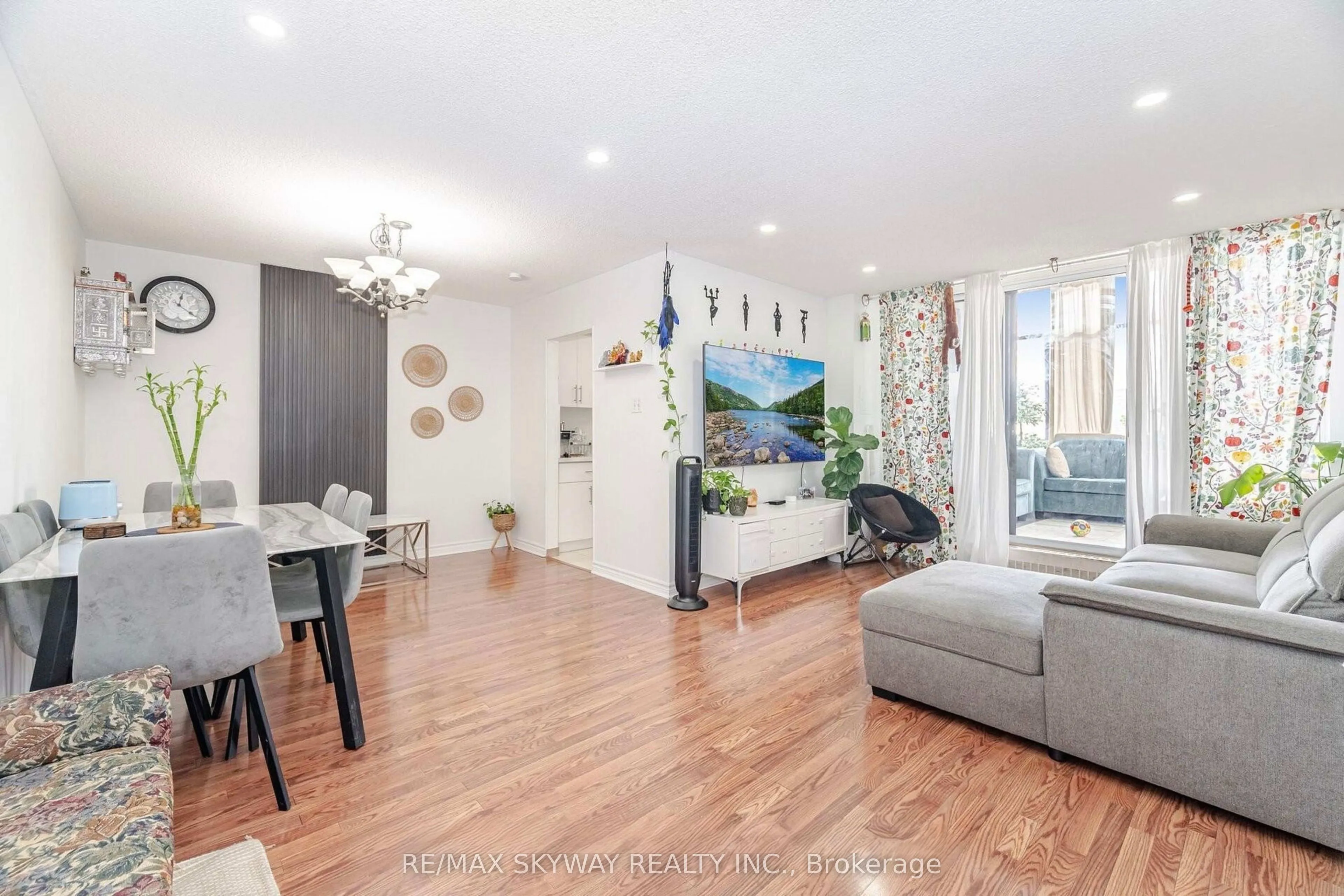 1615 Bloor Street #1203